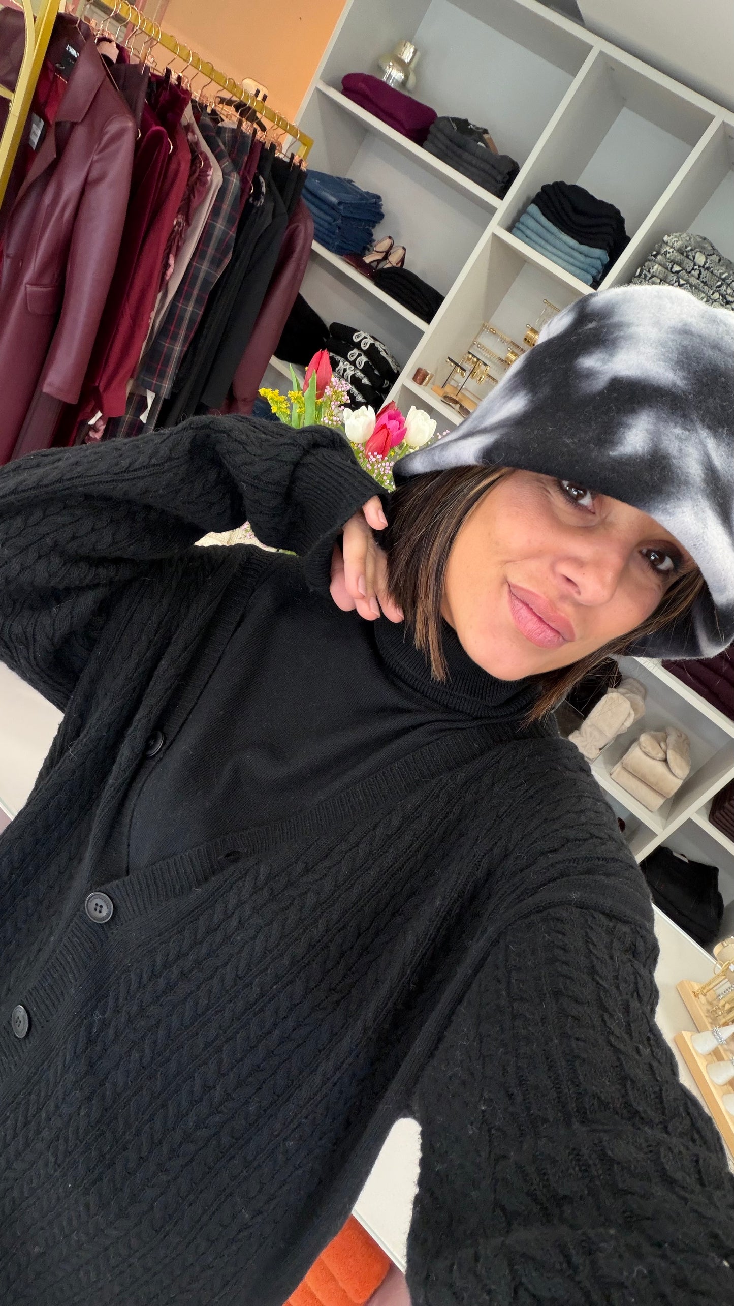 Cappello cloche grigio tie-dye