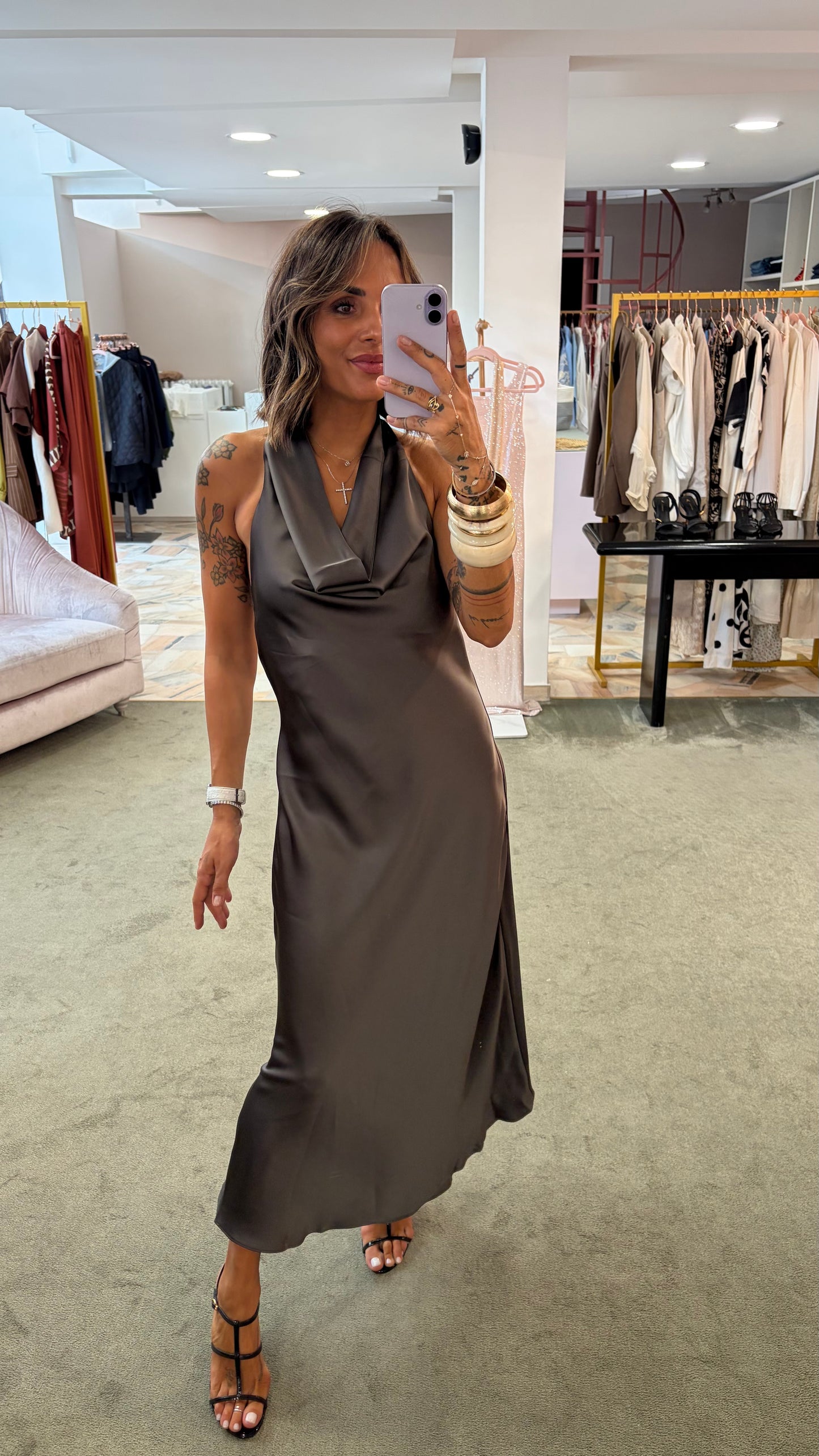 Abito midi asfalto in satin schiena nuda gl