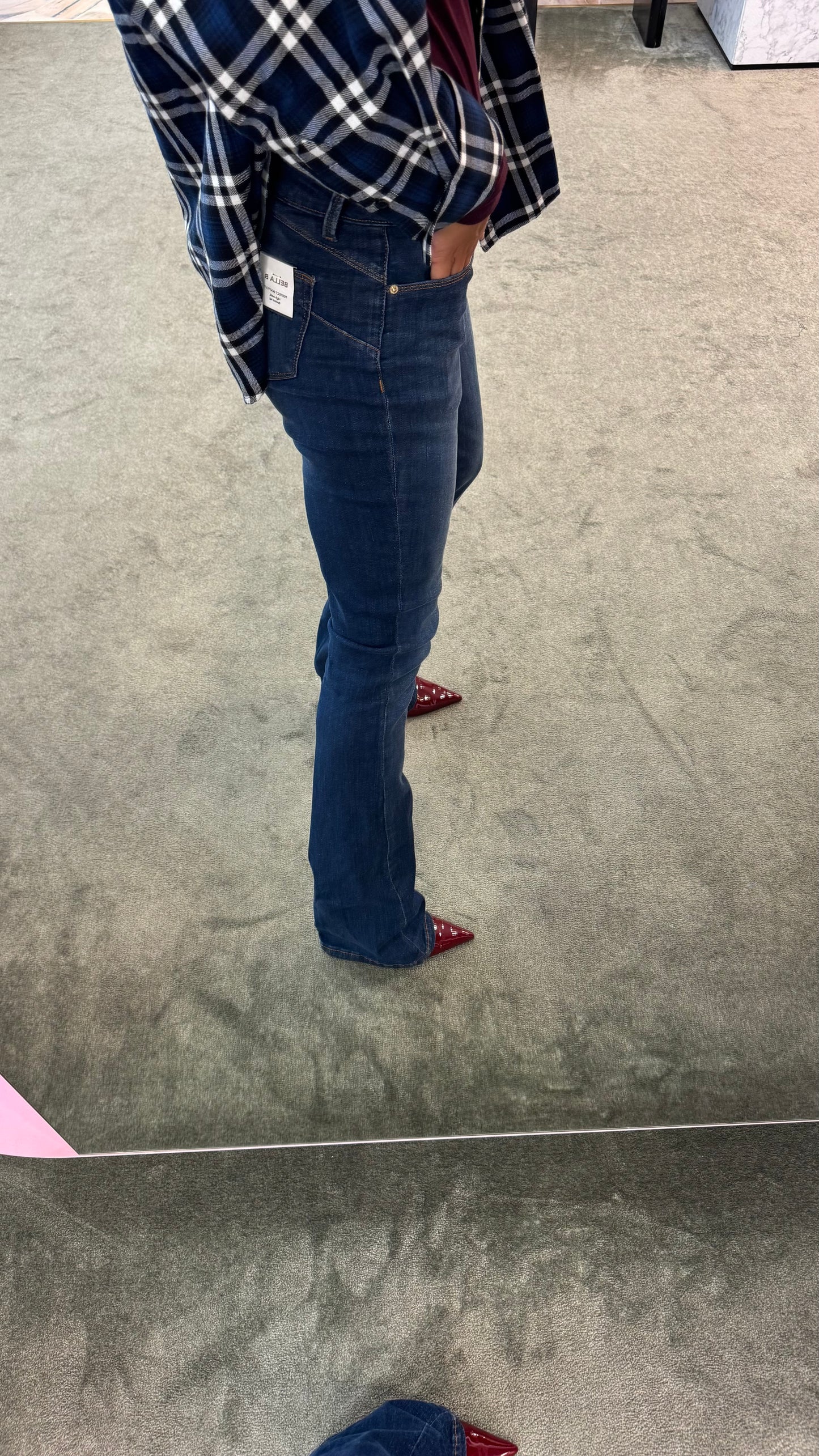 Jeans bootcut denim scuro elasticizzato fr
