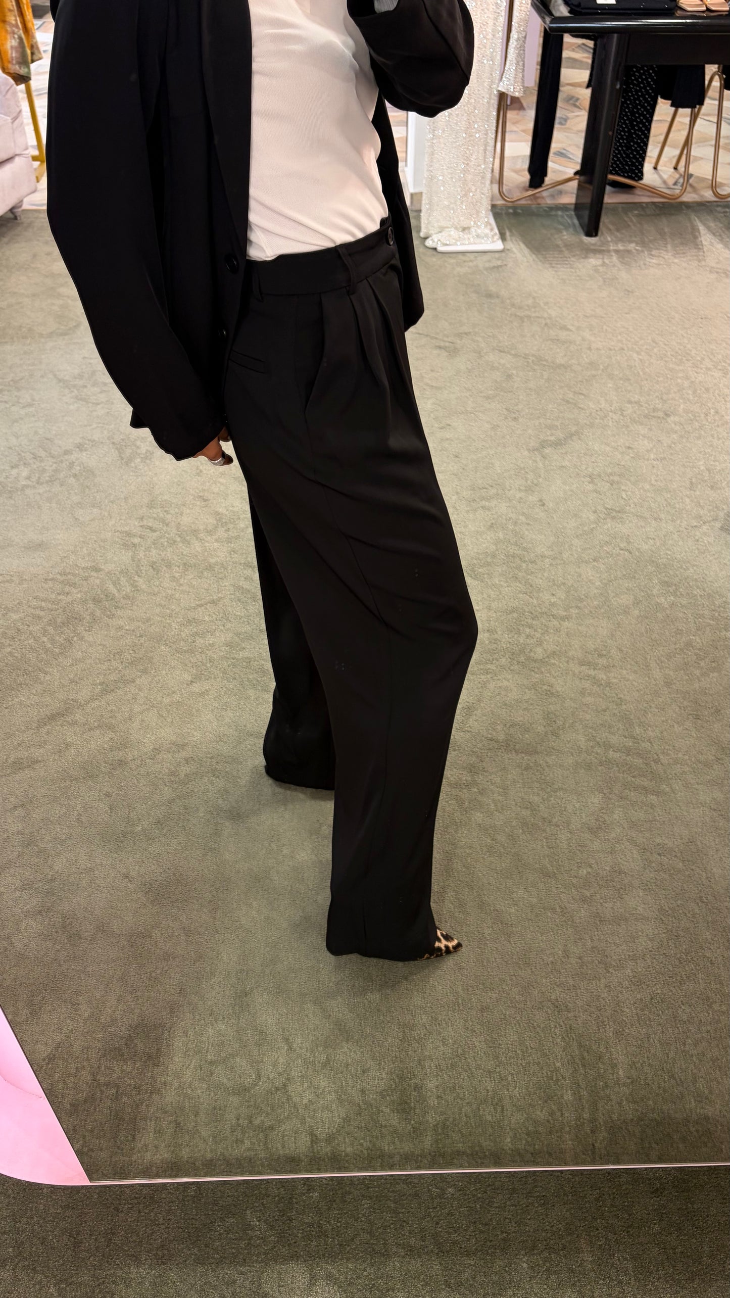 Pantaloni neri wide leg leggeri ay