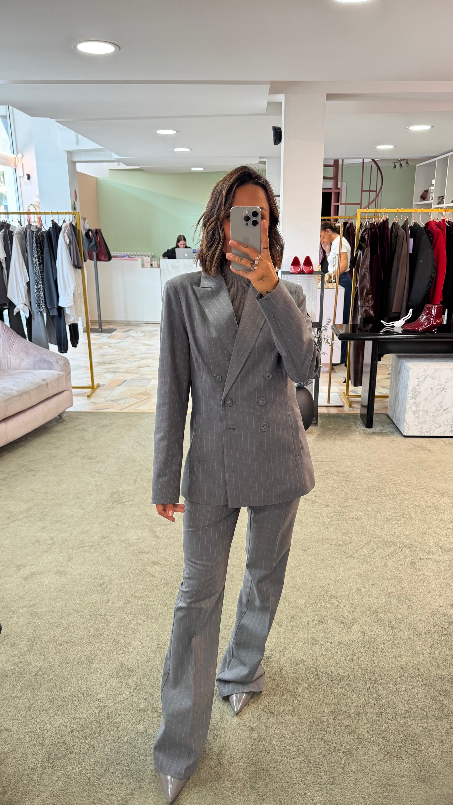 Pantaloni grigio gessati a zampa fr