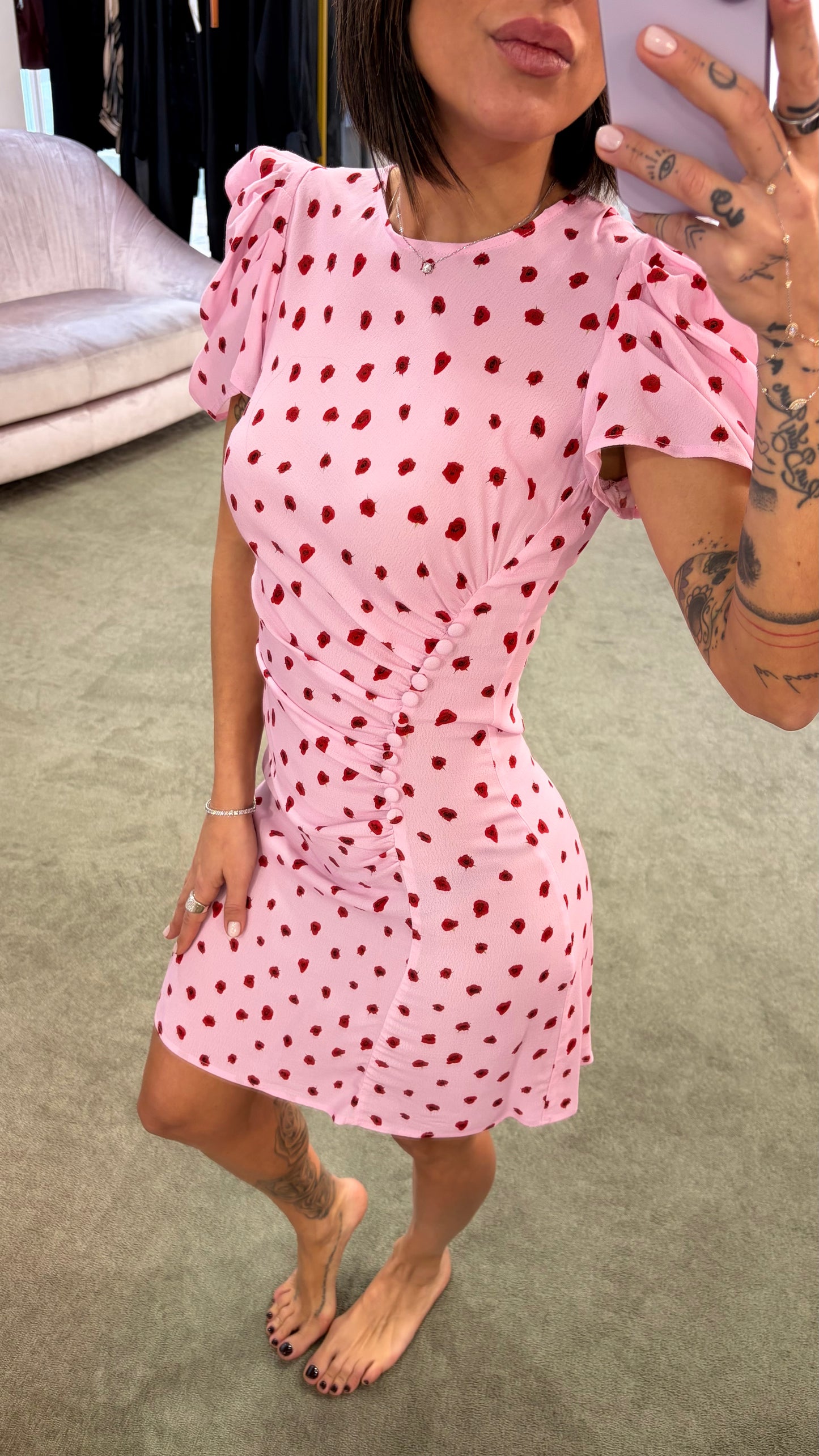 Abito karin corto MAR DE MARGARITAS rosa con fiori rossi