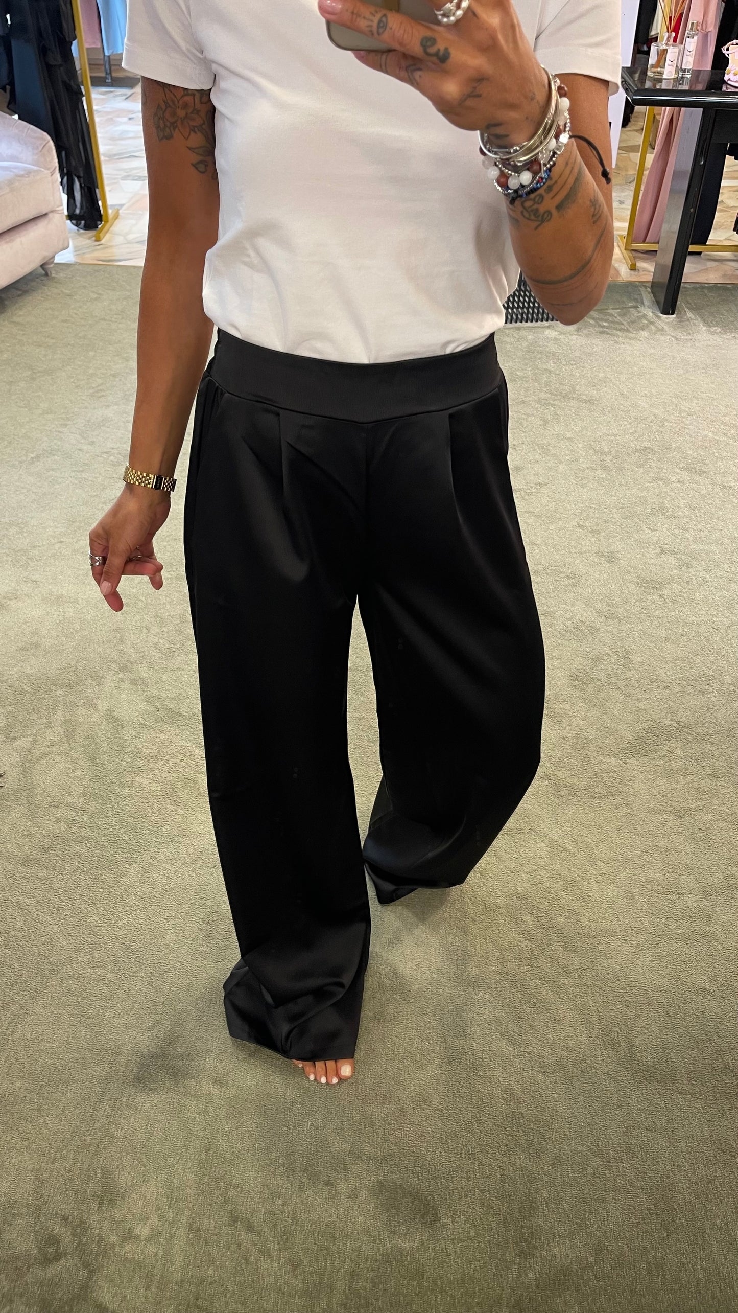 Pantaloni neri satin con elastico