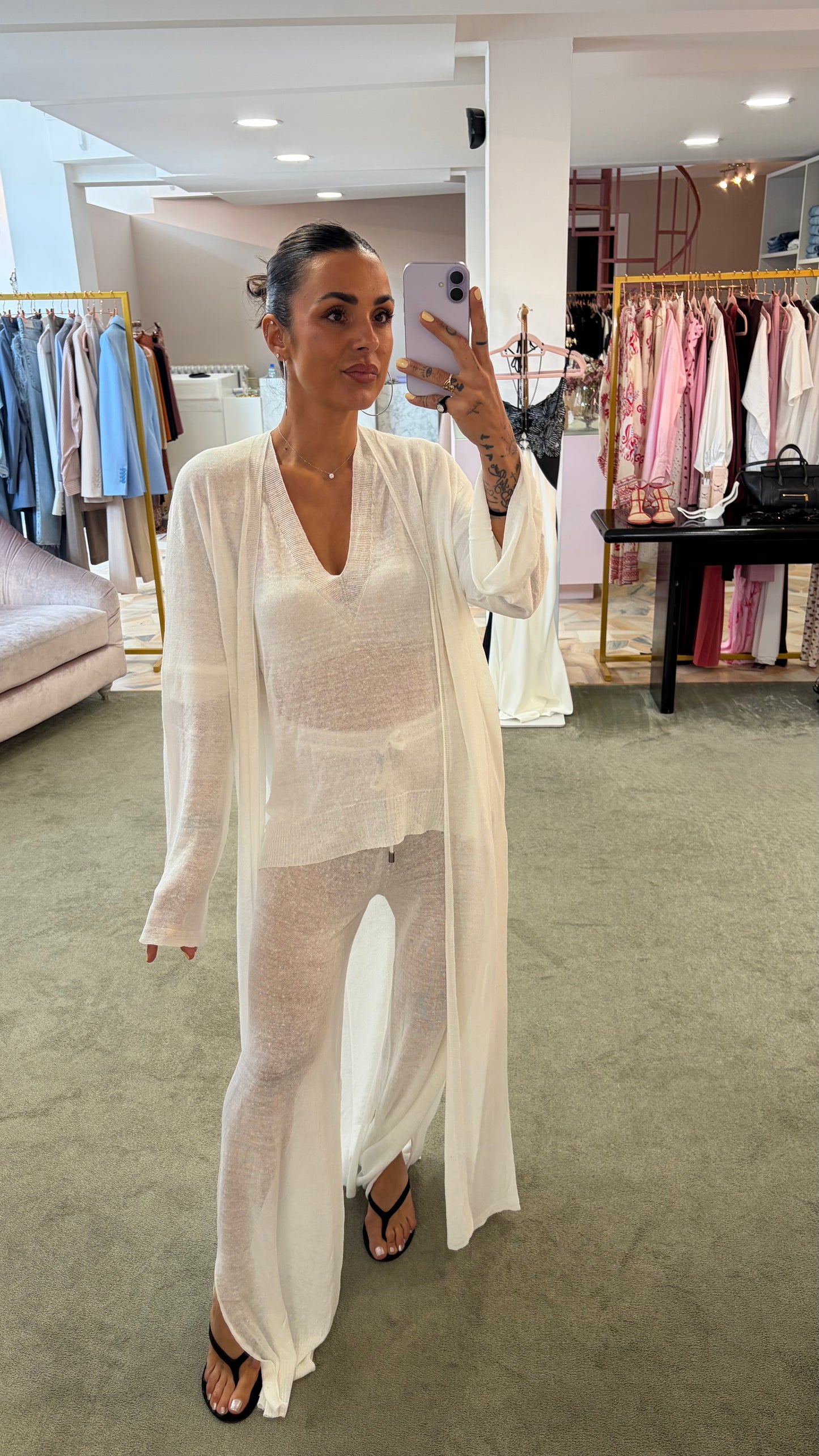 Maglia bianca scollo a v in lino fy