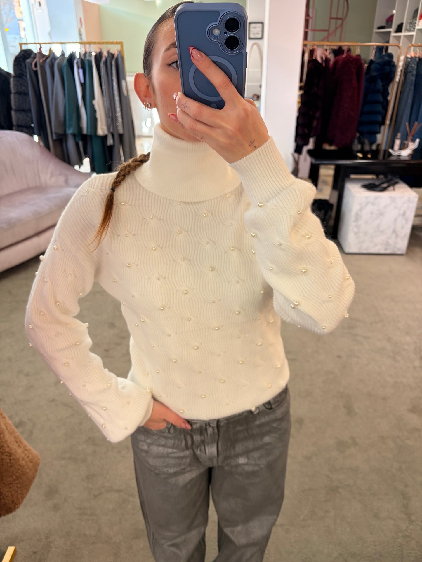 Dolcevita bianco a trecce con perle fr