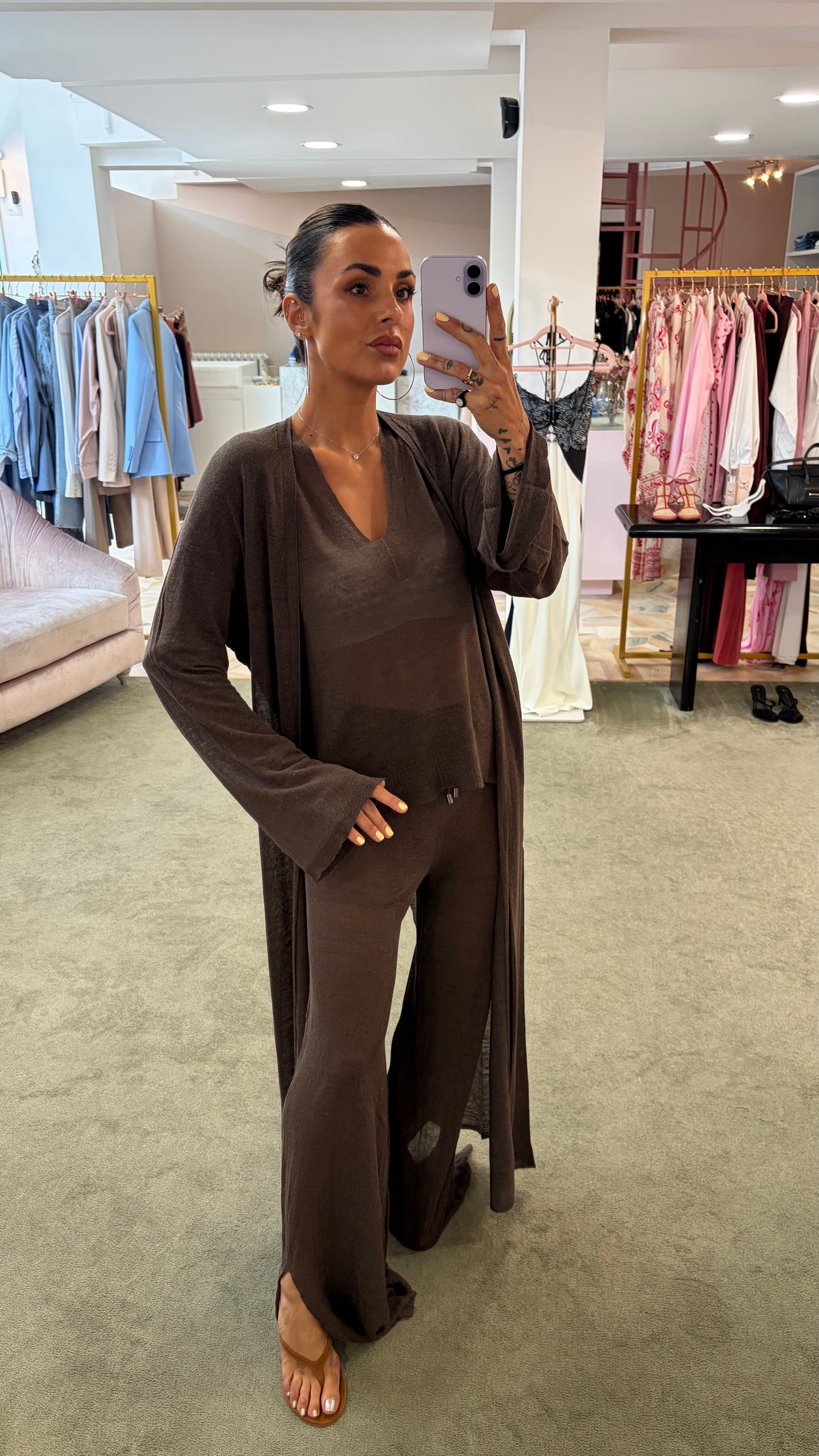 Maglia marrone cacao scollo a v in lino fy