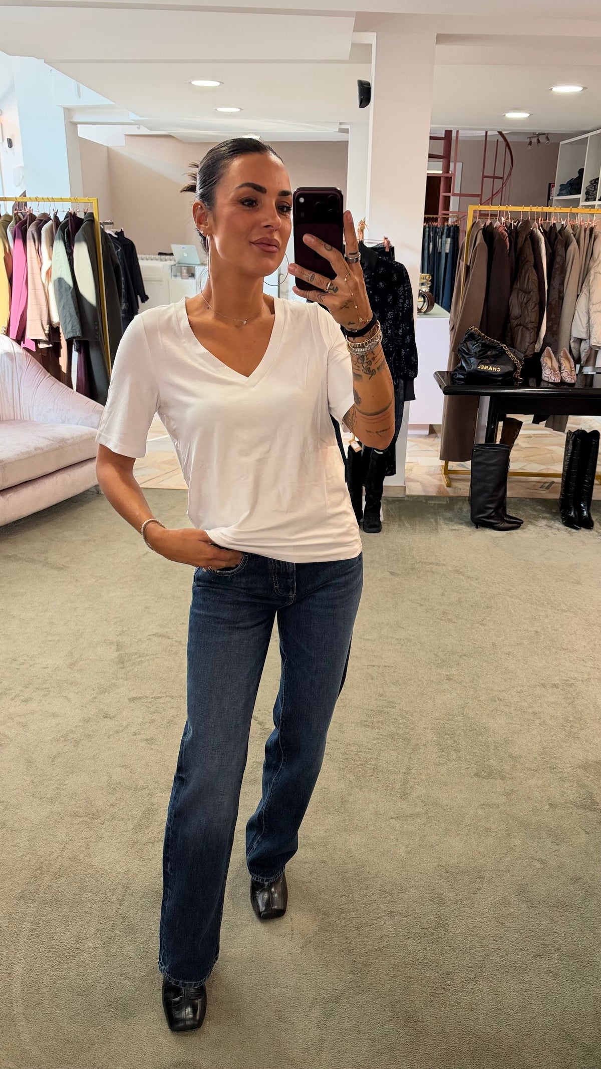 T-shirt rita bianca scollo a v aw