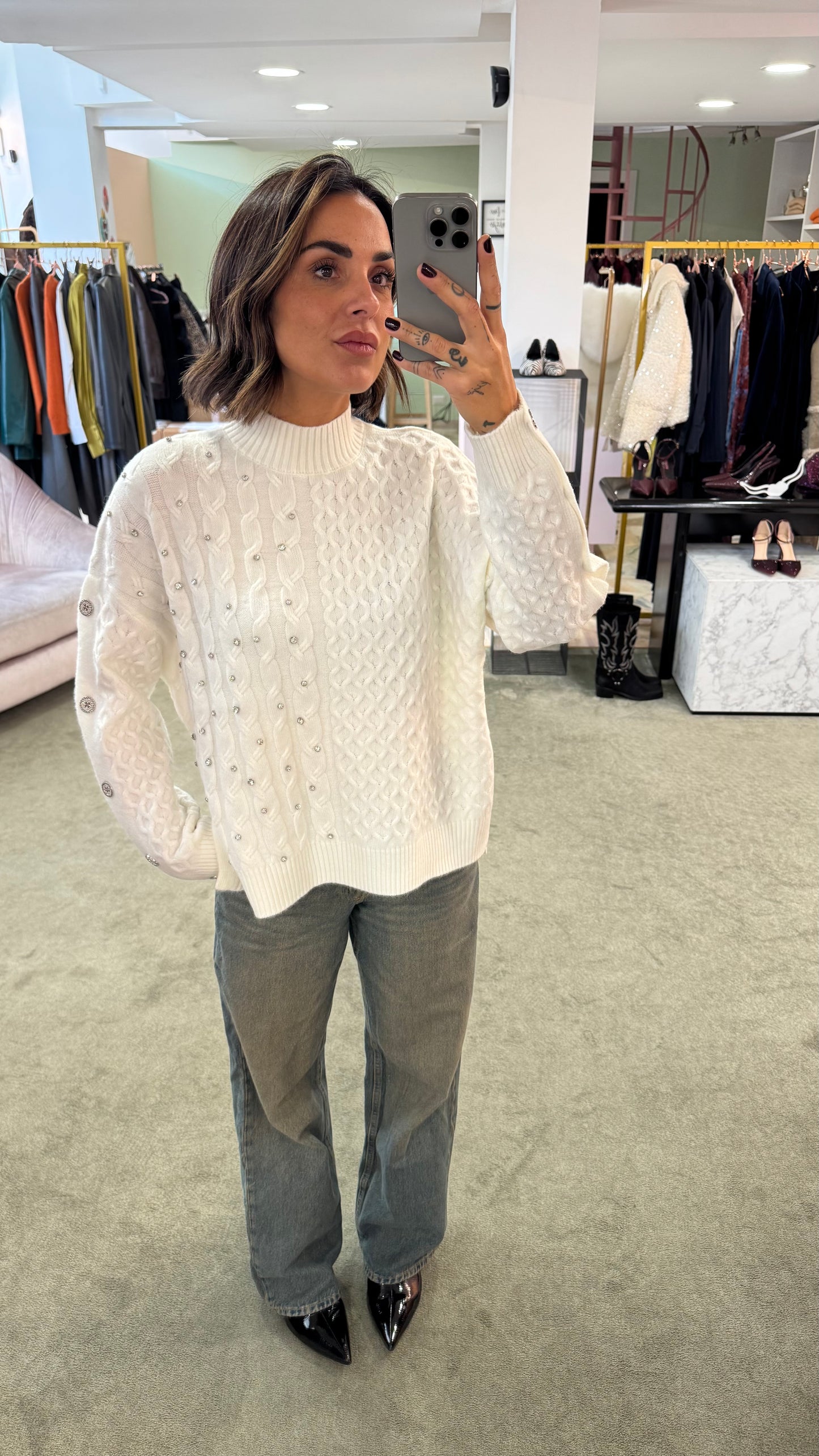 Maglione bianco a trecce con pietre fr