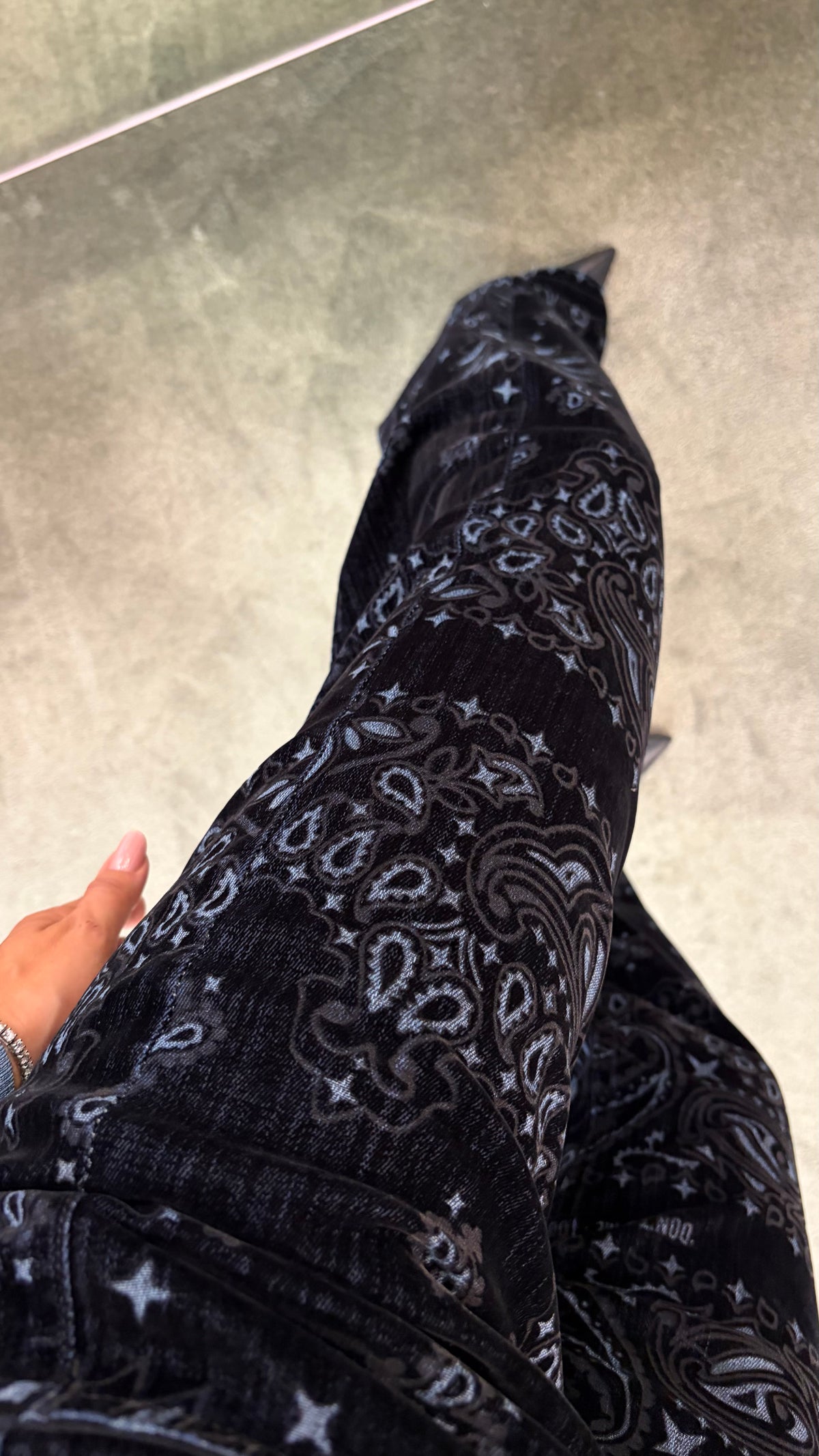 Pantaloni neri bandana straight in velluto Don't@Me