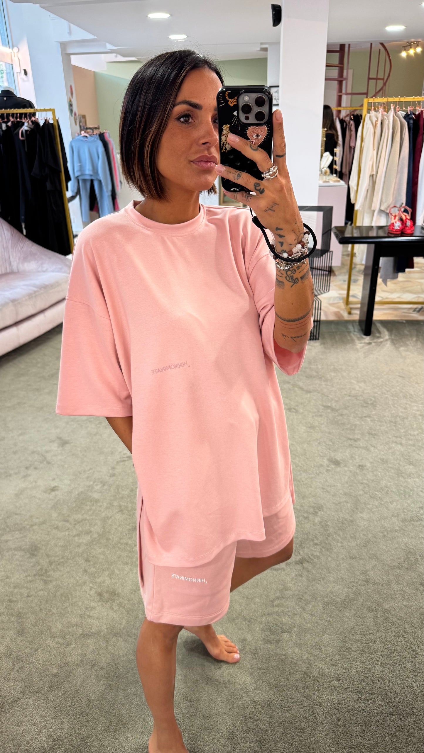 T-shirt rosa over in modal con spacchi hinnominate