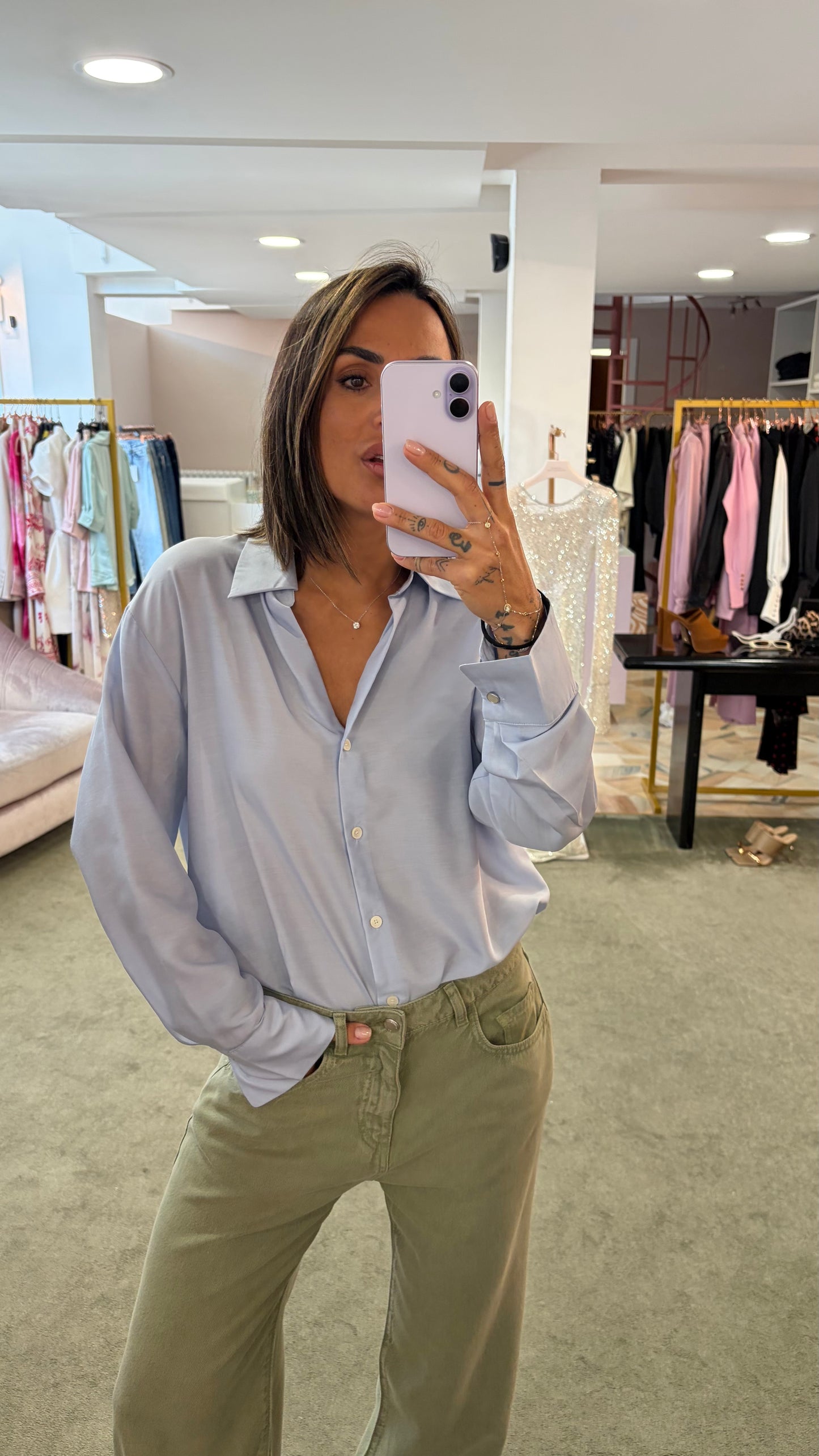 Camicia azzurra scollo a v gld