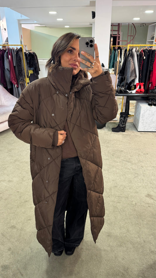 Piumino lungo cioccolato trapuntato sy