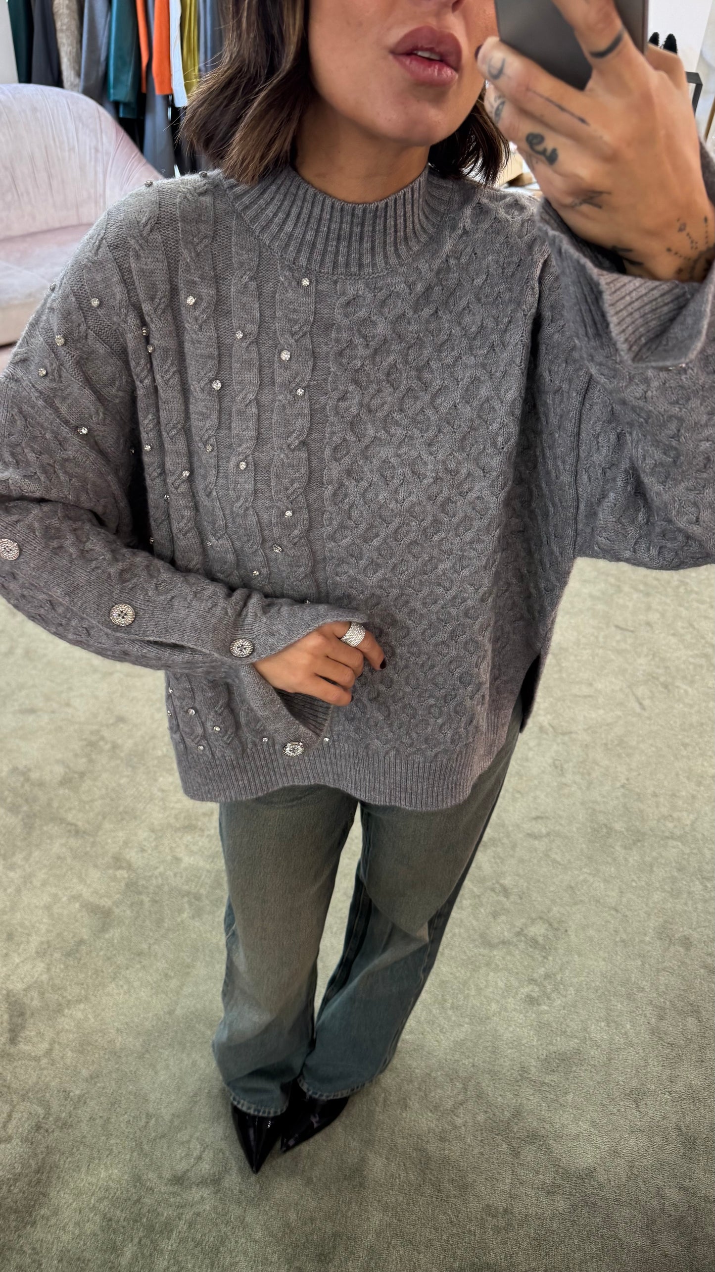 Maglione grigio a trecce con pietre fr