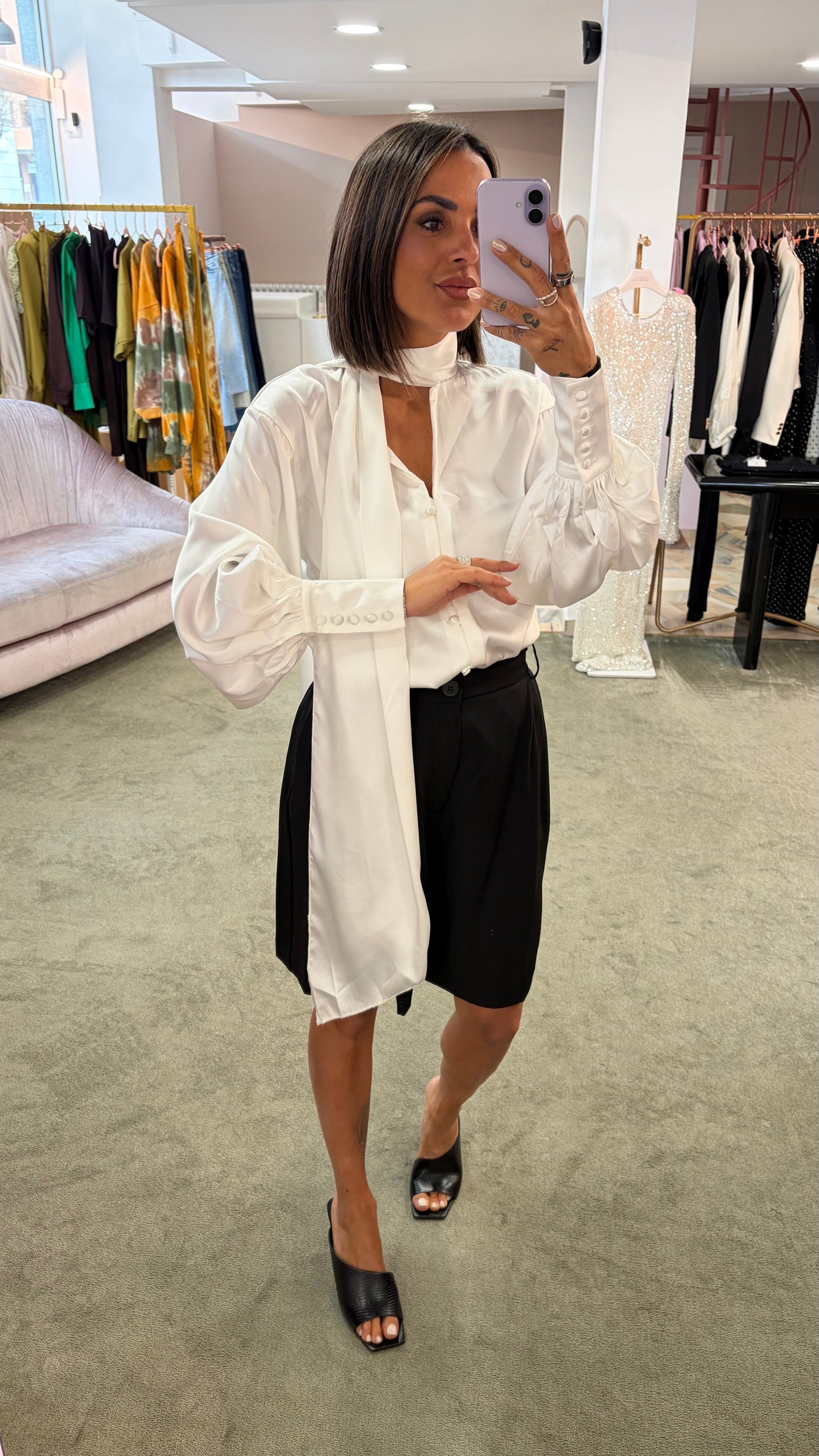 Camicia bianca satin con sciarpina gl
