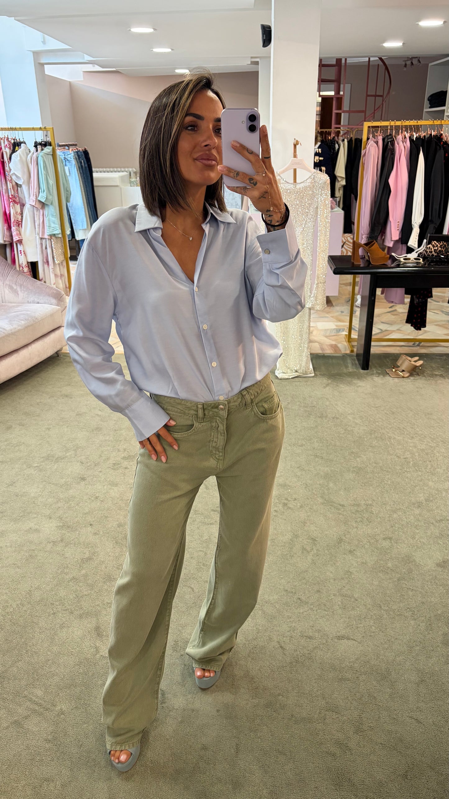 Camicia azzurra scollo a v gld