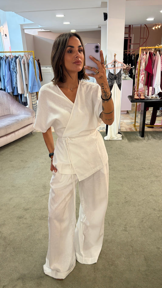 Camicia kimono bianca con cintura in lino Hinnominate