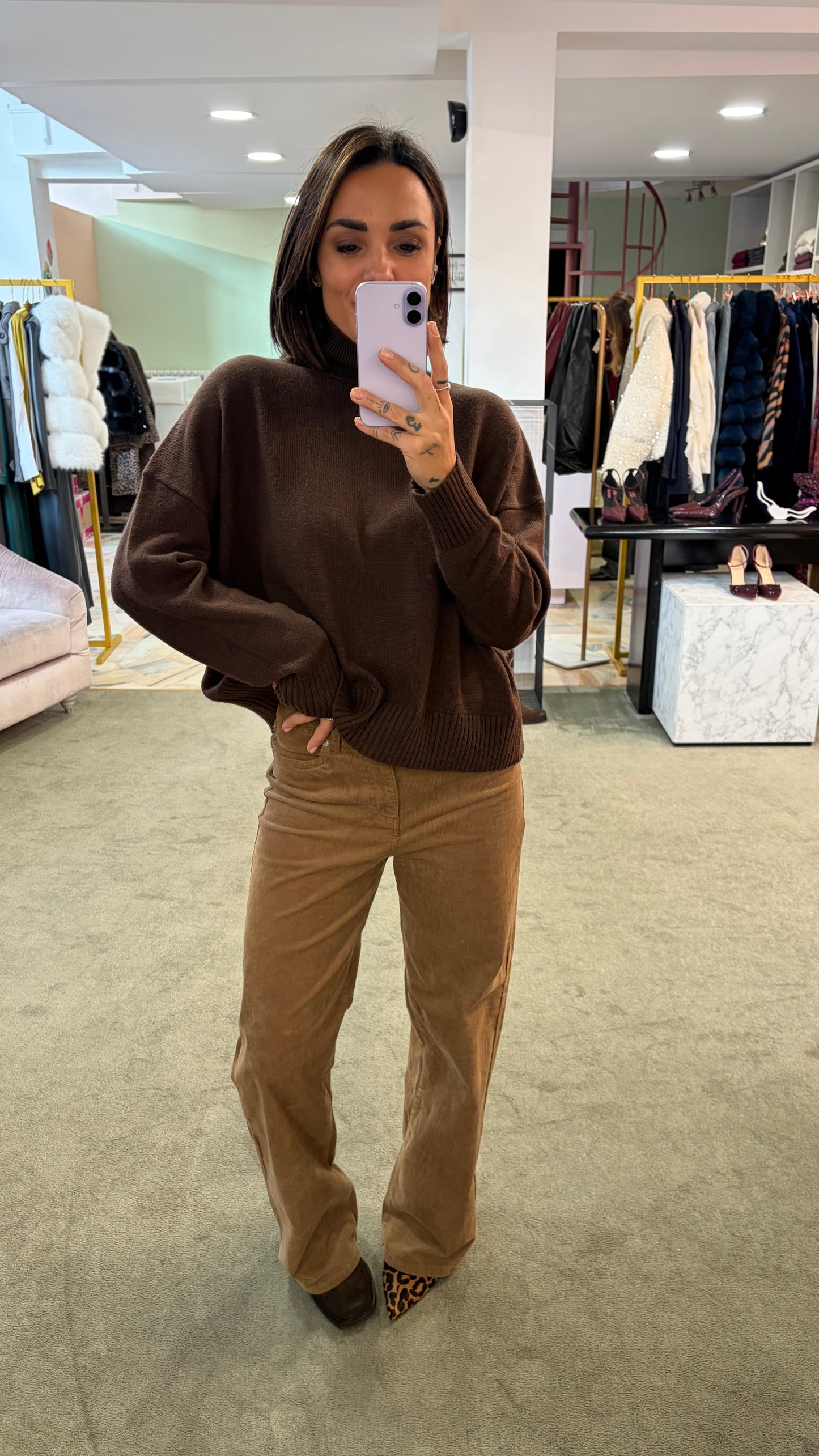 Pantaloni cammello a costine in velluto jx