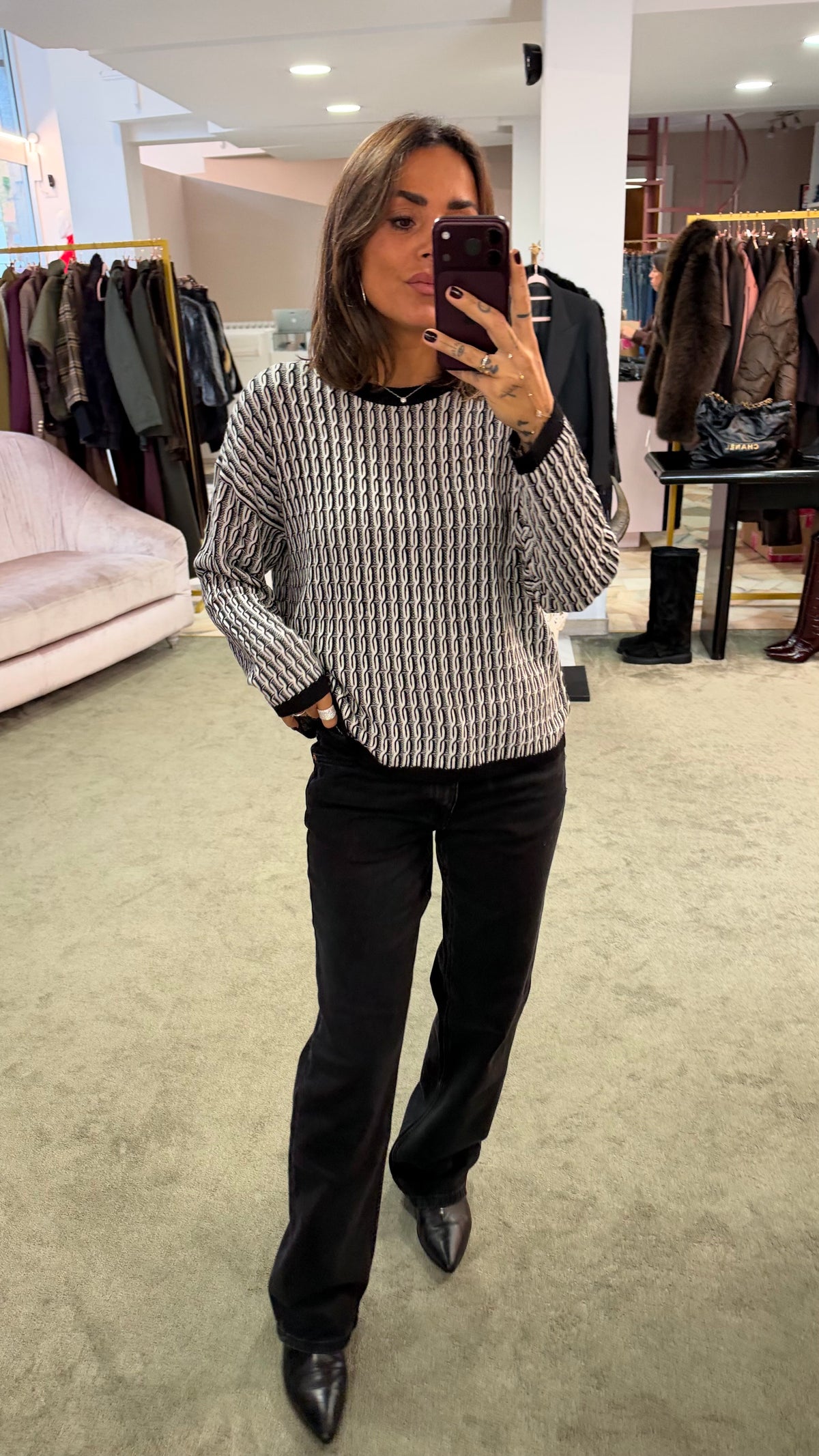 Maglione girocollo fantasia bianca e nera bj