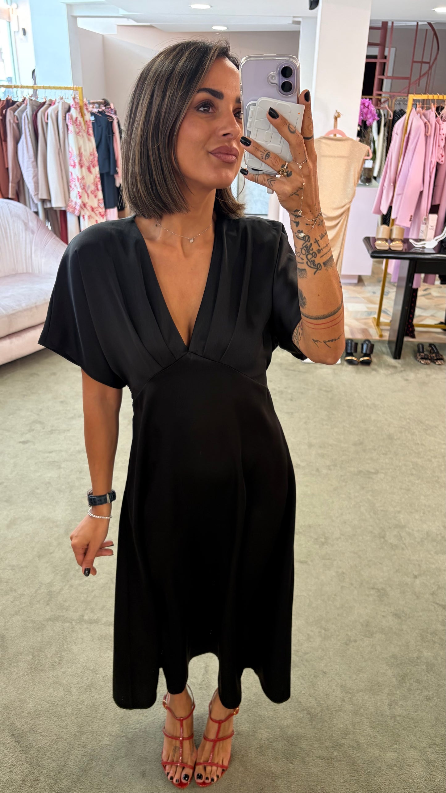 Abito midi nero in satin manica scesa bj