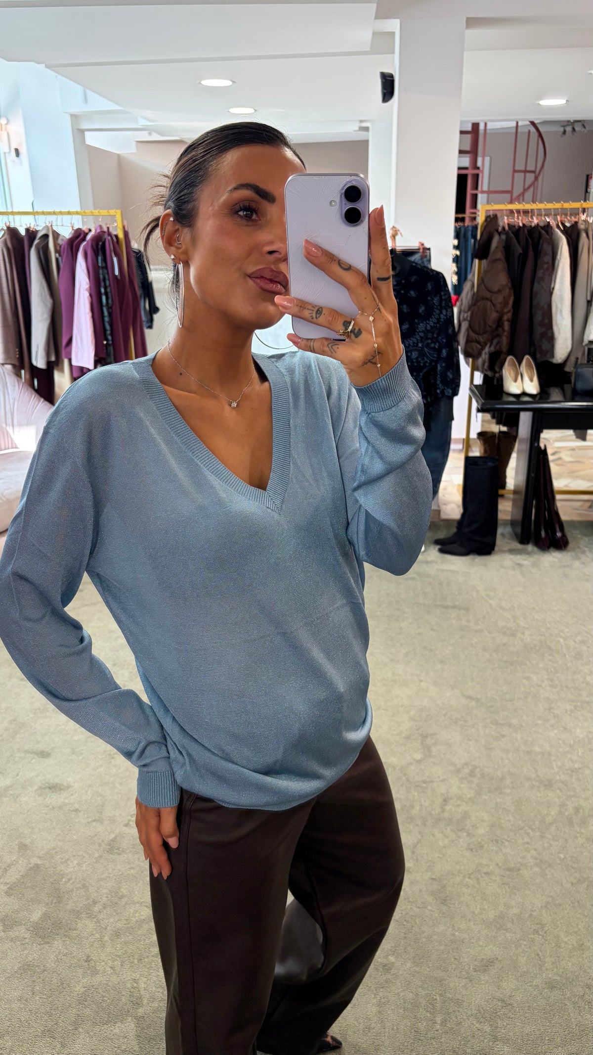 Maglia azzurra lurex scollo a v maniche lunghe fr