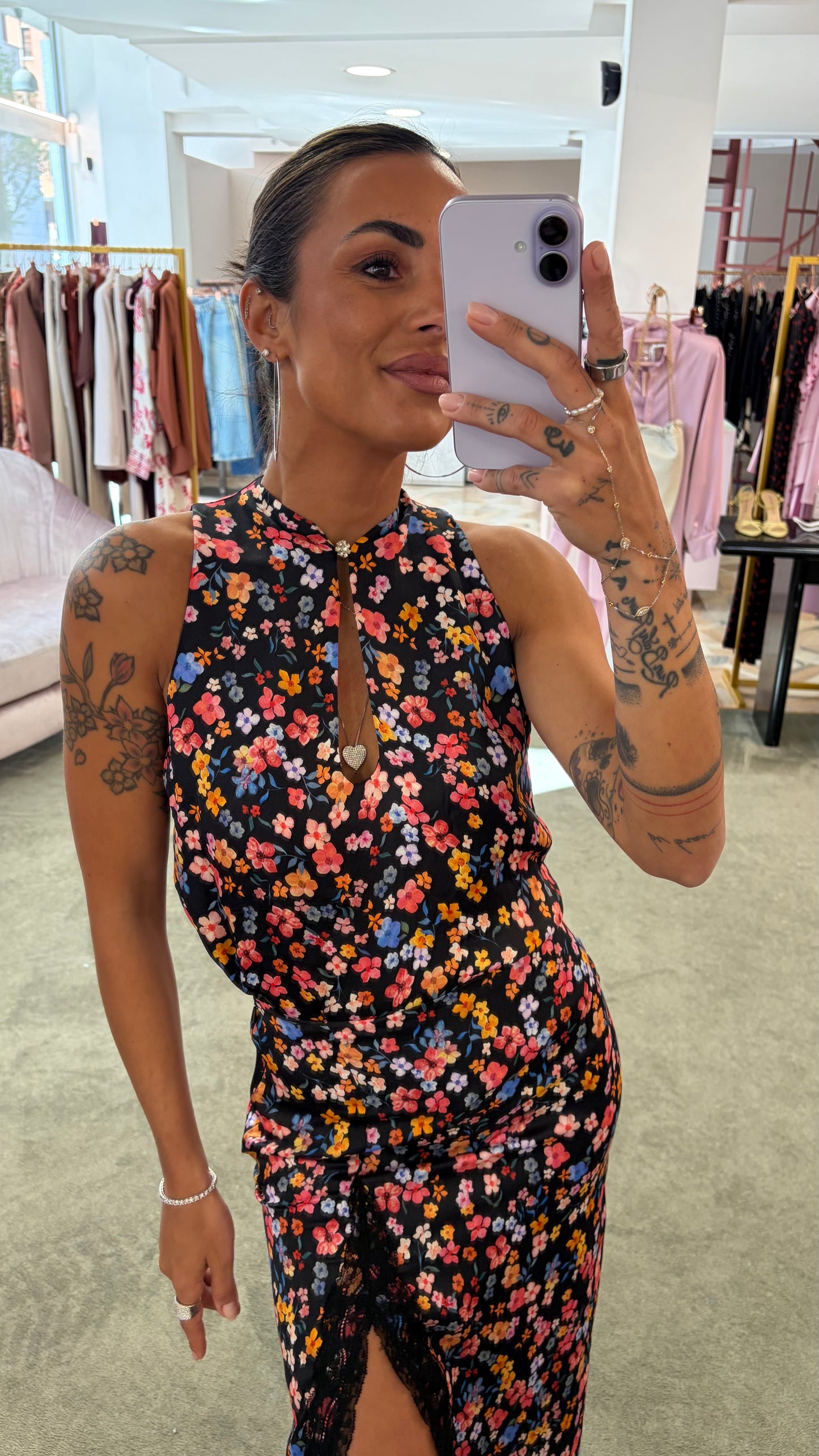 Top vania MAR DE MARGARITAS nero con fiorellini