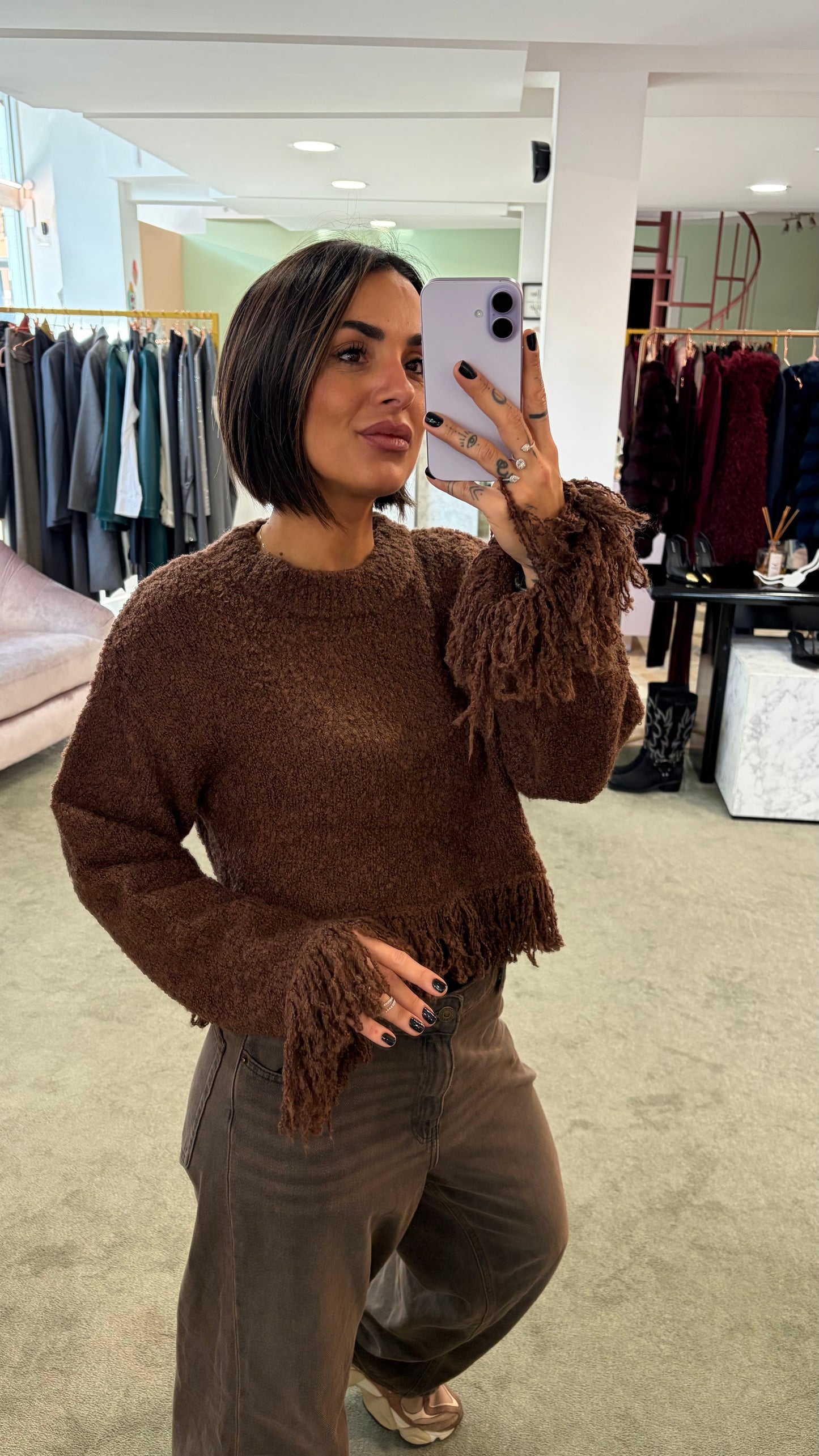 Maglione marrone crop con frange gl