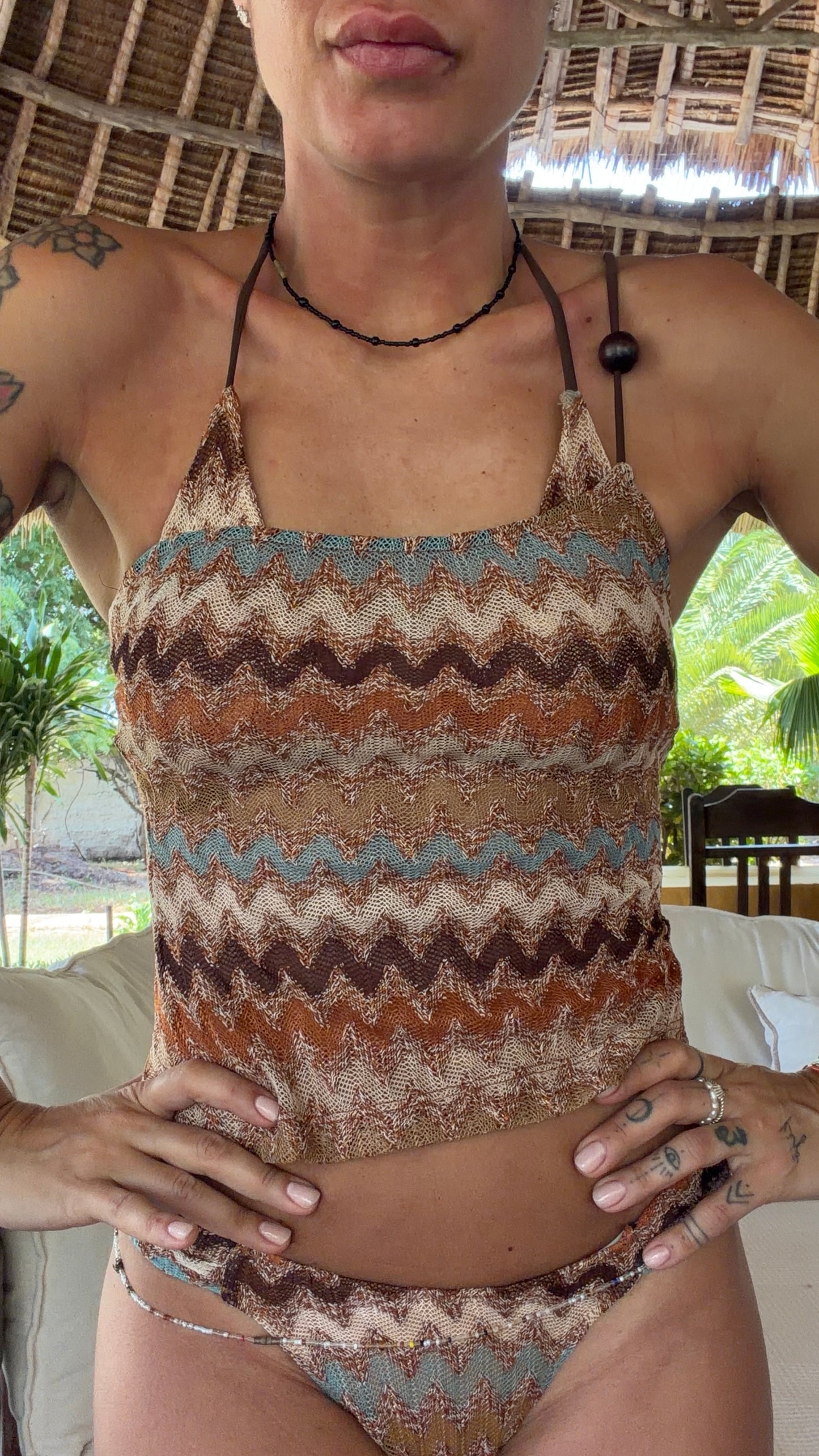 Crop top monospalla simil missoni caramel Me Fui