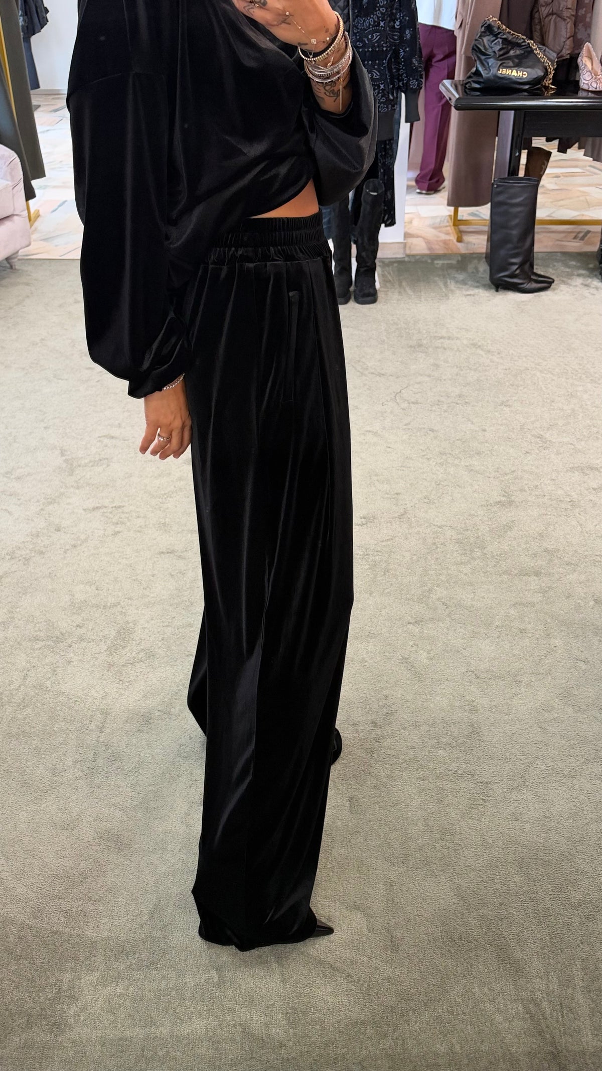 Pantaloni neri dritti in velluto Don't@Me