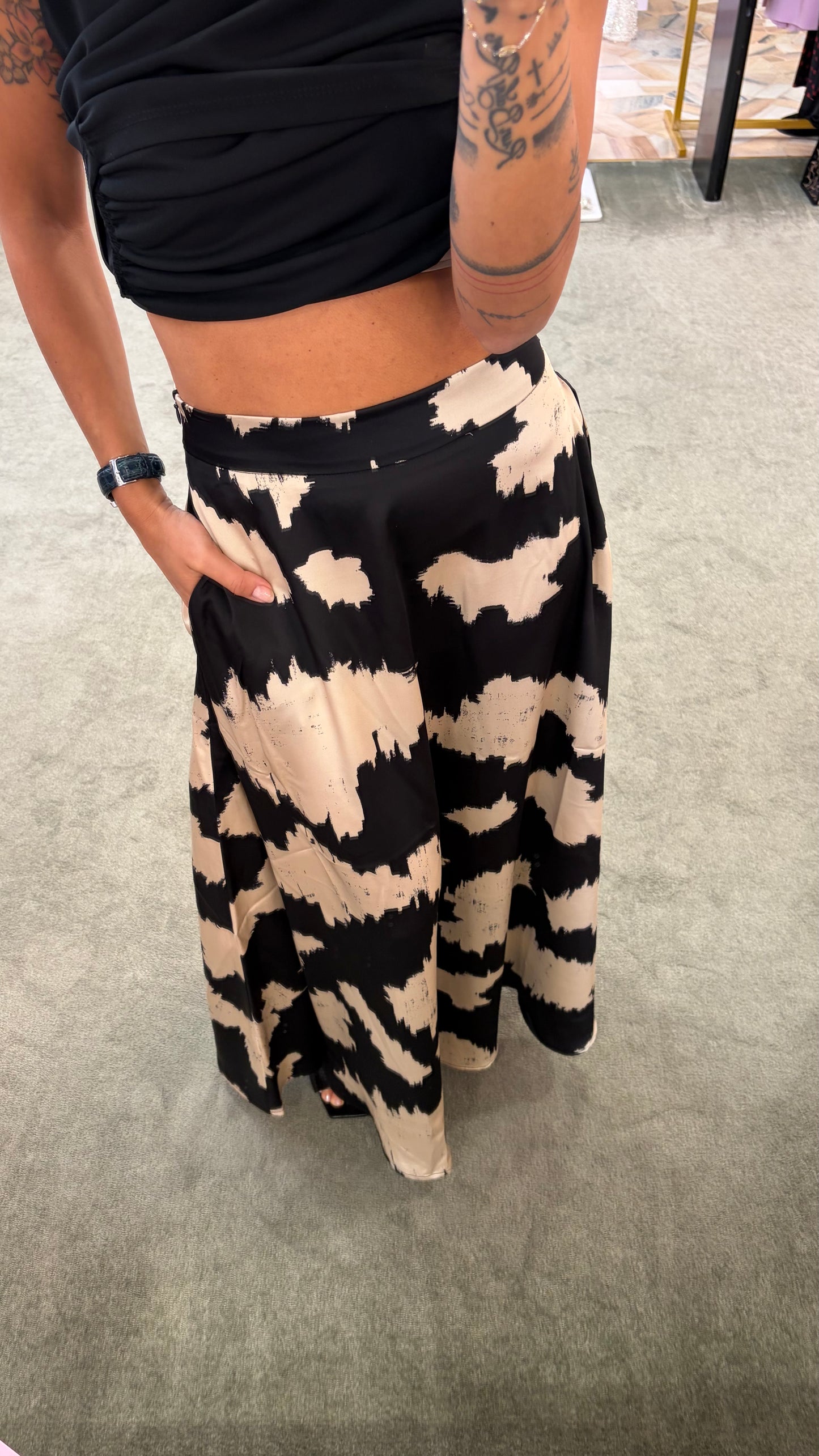 Gonna beige e nera fantasia ay