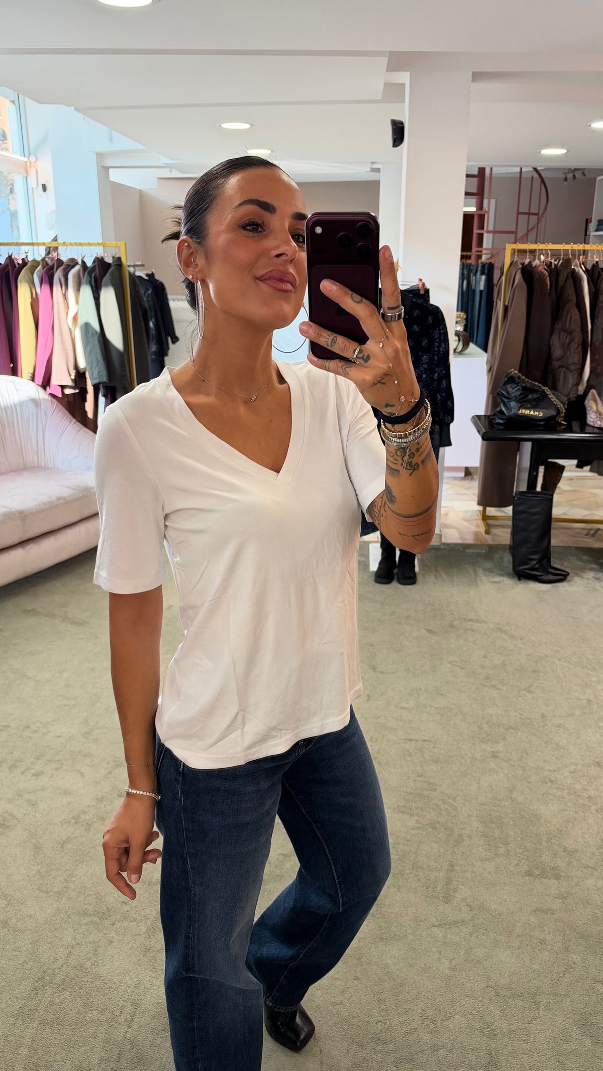 T-shirt rita bianca scollo a v aw