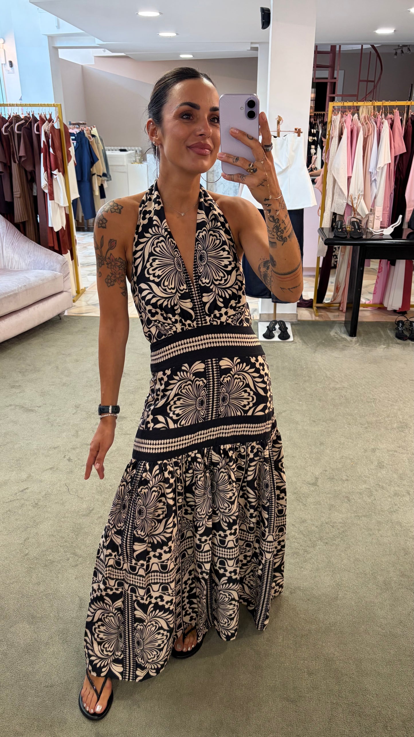 Abito lungo nero e beige fantasia scollo all'americana gl