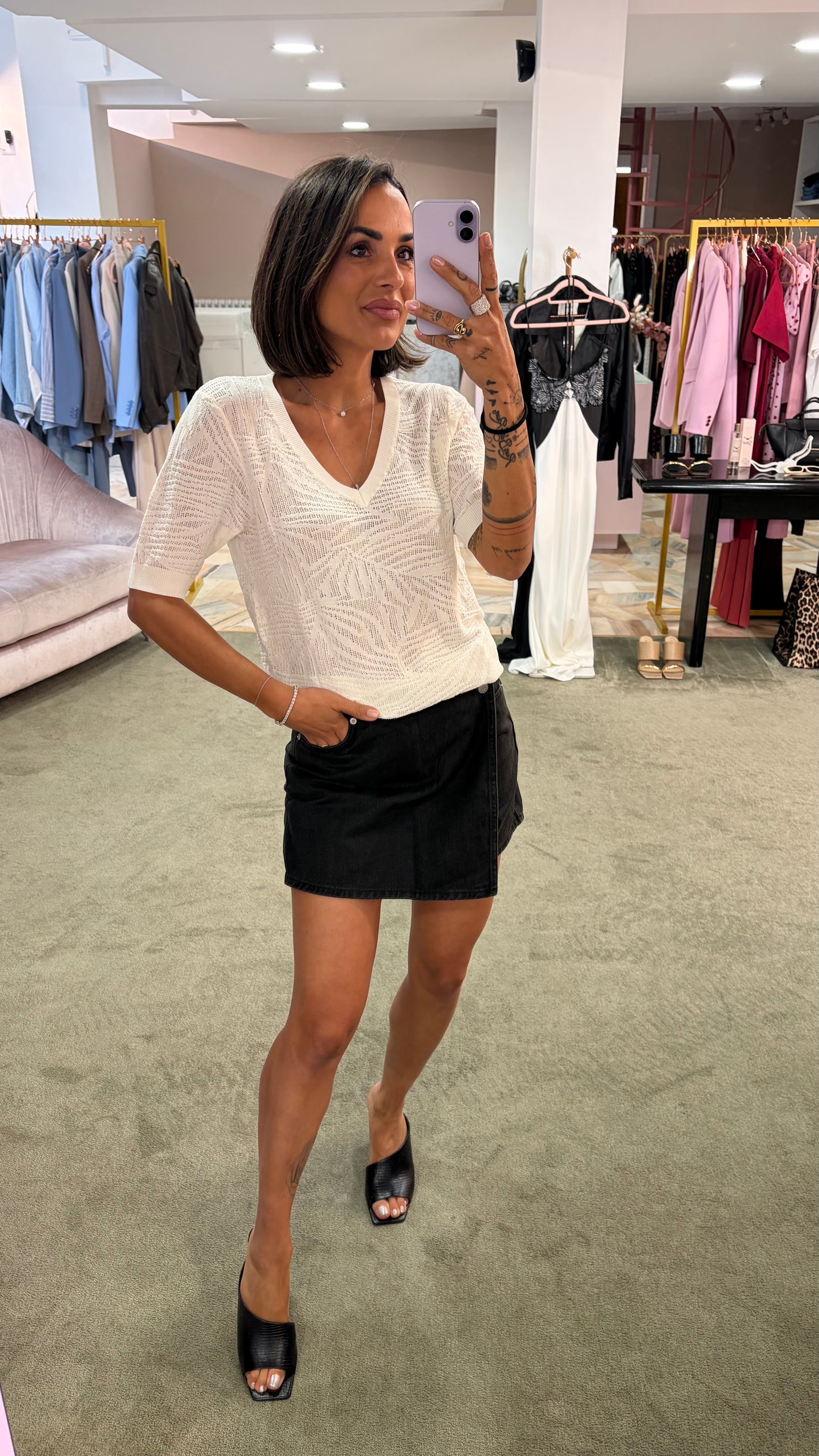 Pantagonna shorts nero in denim jx
