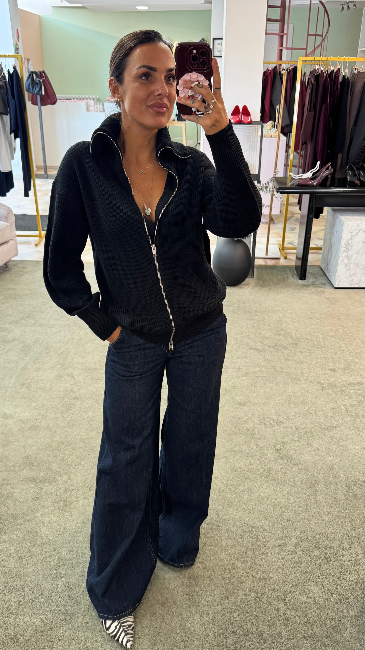 Maglione nero con zip a costine jx