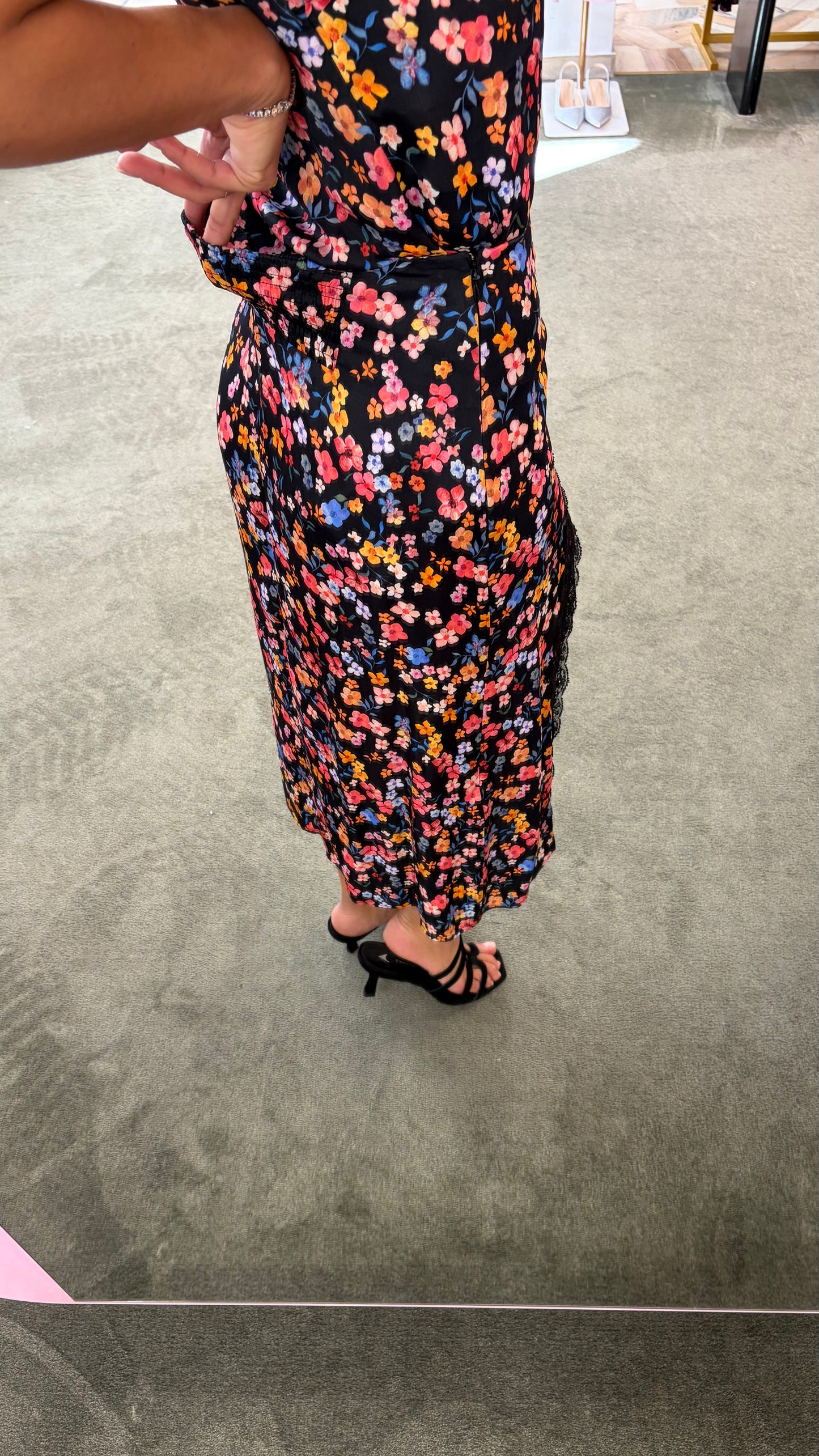 Gonna midi ivy MAR DE MARGARITAS nera con fiorellini