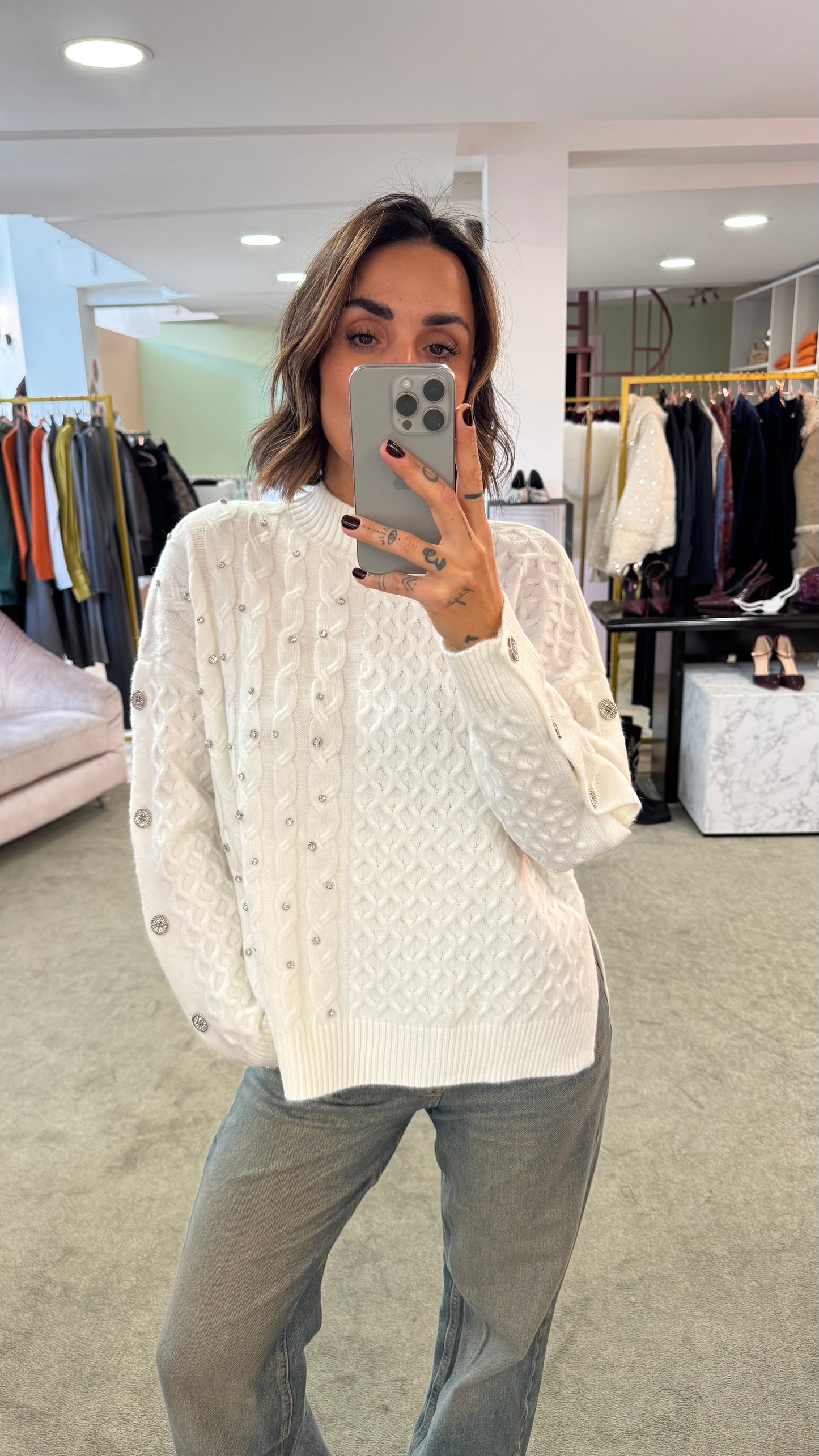 Maglione bianco a trecce con pietre fr