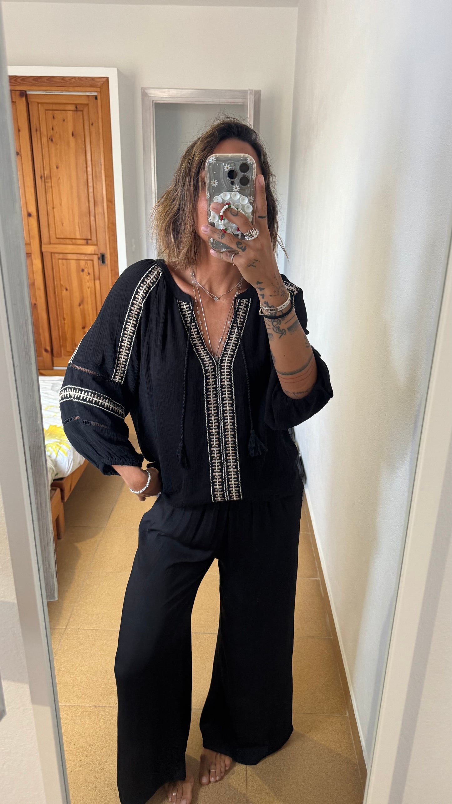 Camicia kaftano nera con ricami sy