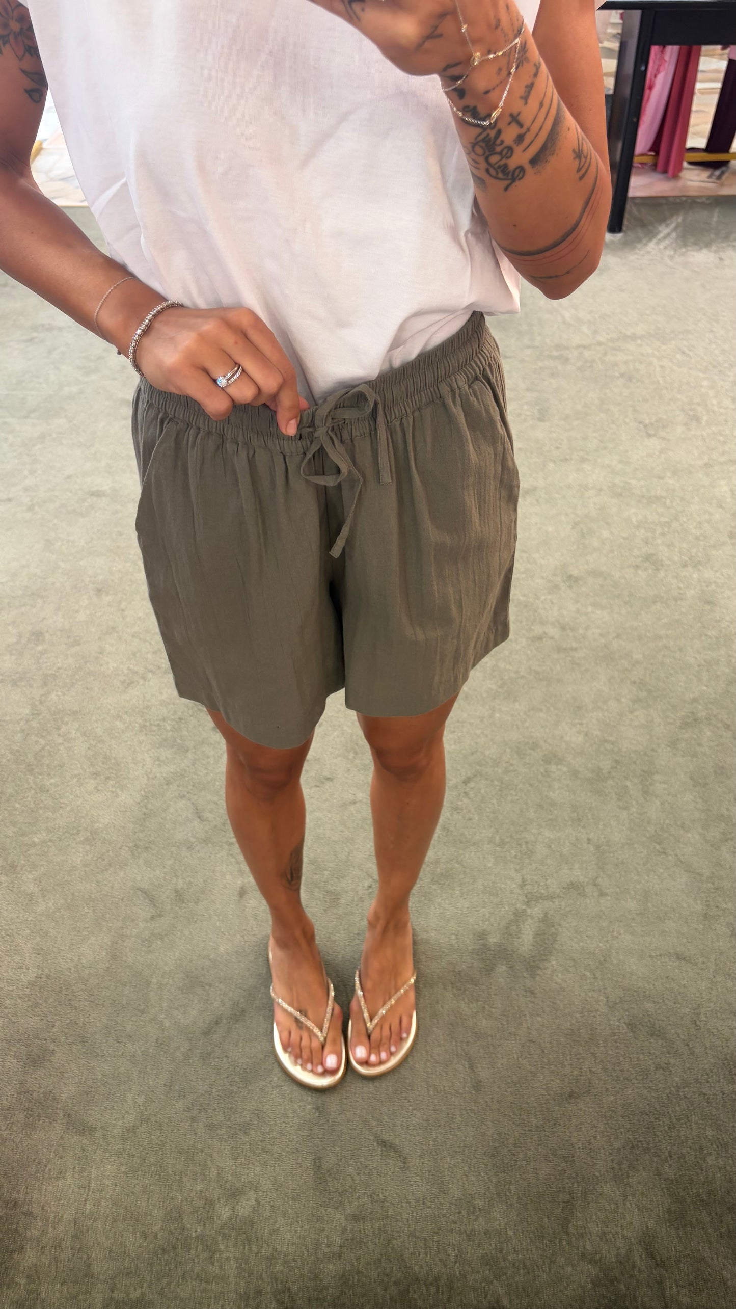 Shorts verde militare in cotone con coulisse jx