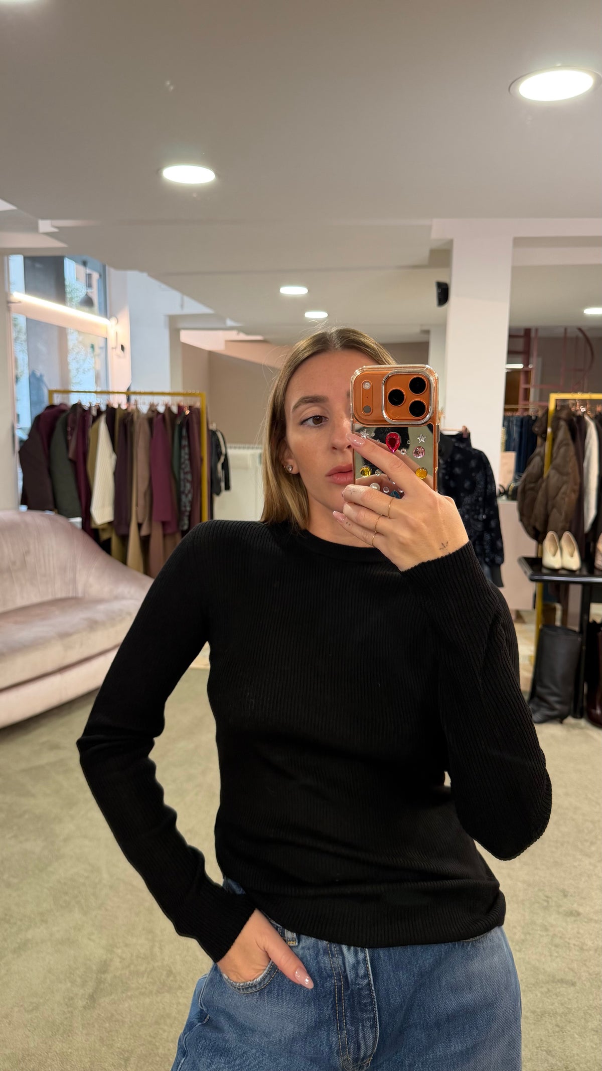 Maglione girocollo nero a costine tk