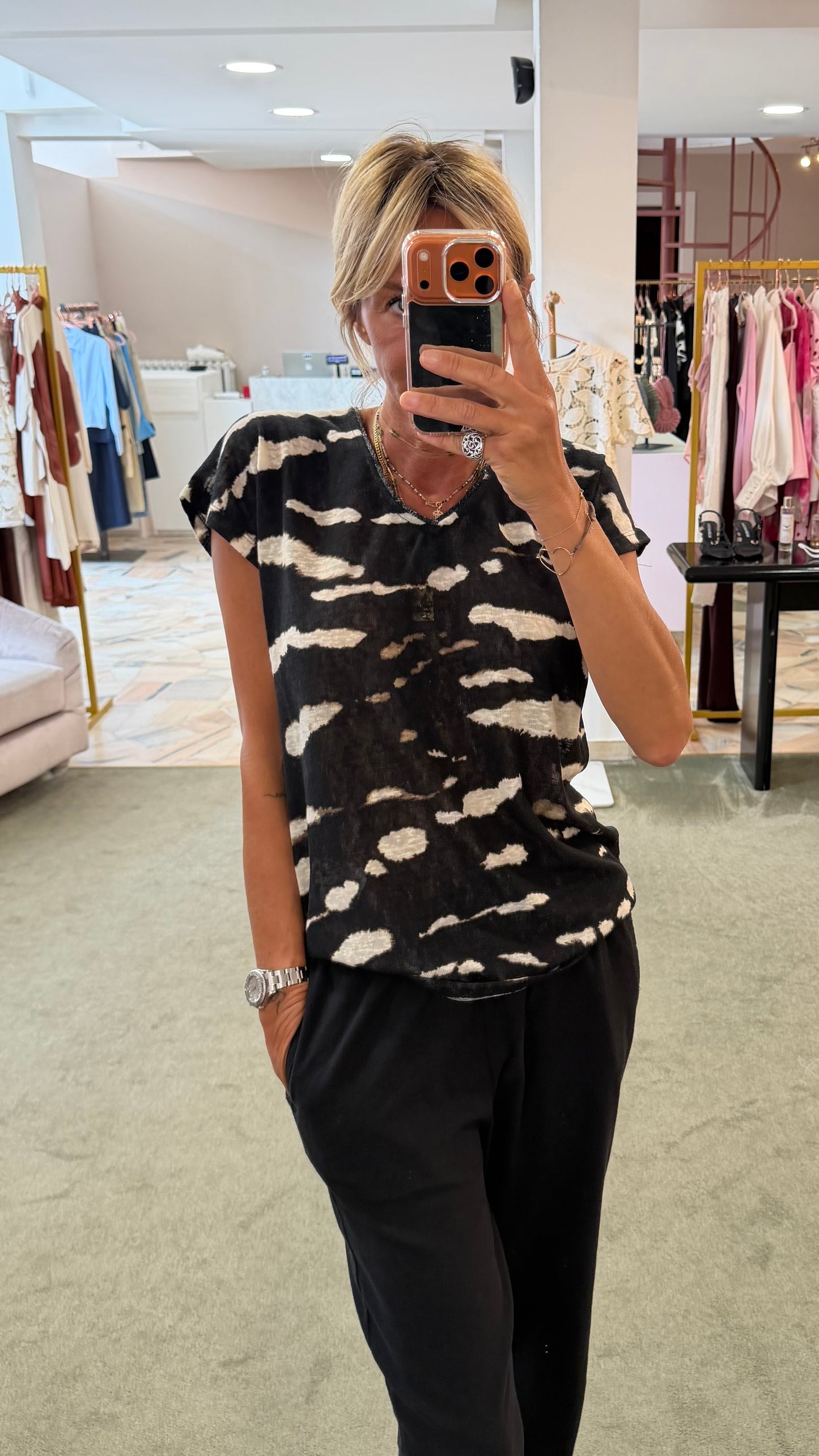 T-shirts nera e panna tie-dye scollo glitter sy