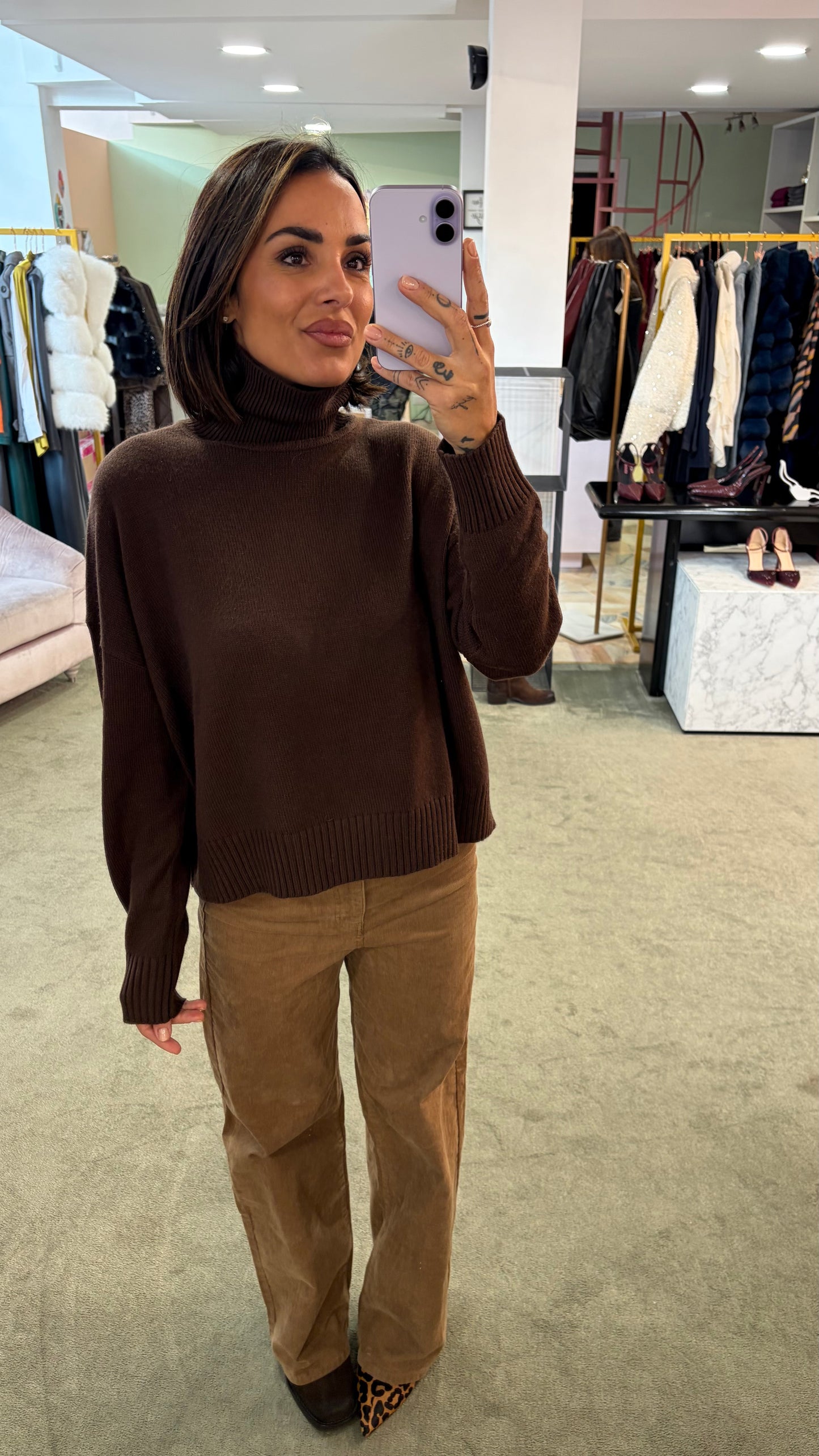 Pantaloni cammello a costine in velluto jx