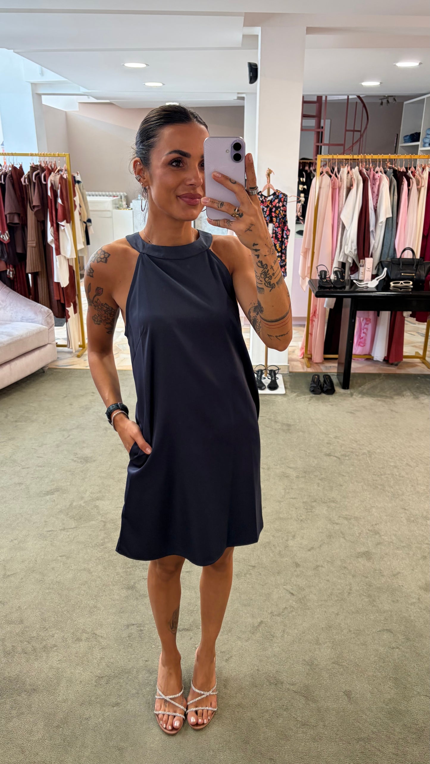 Abito corto blu notte scollo all'americana in satin ay