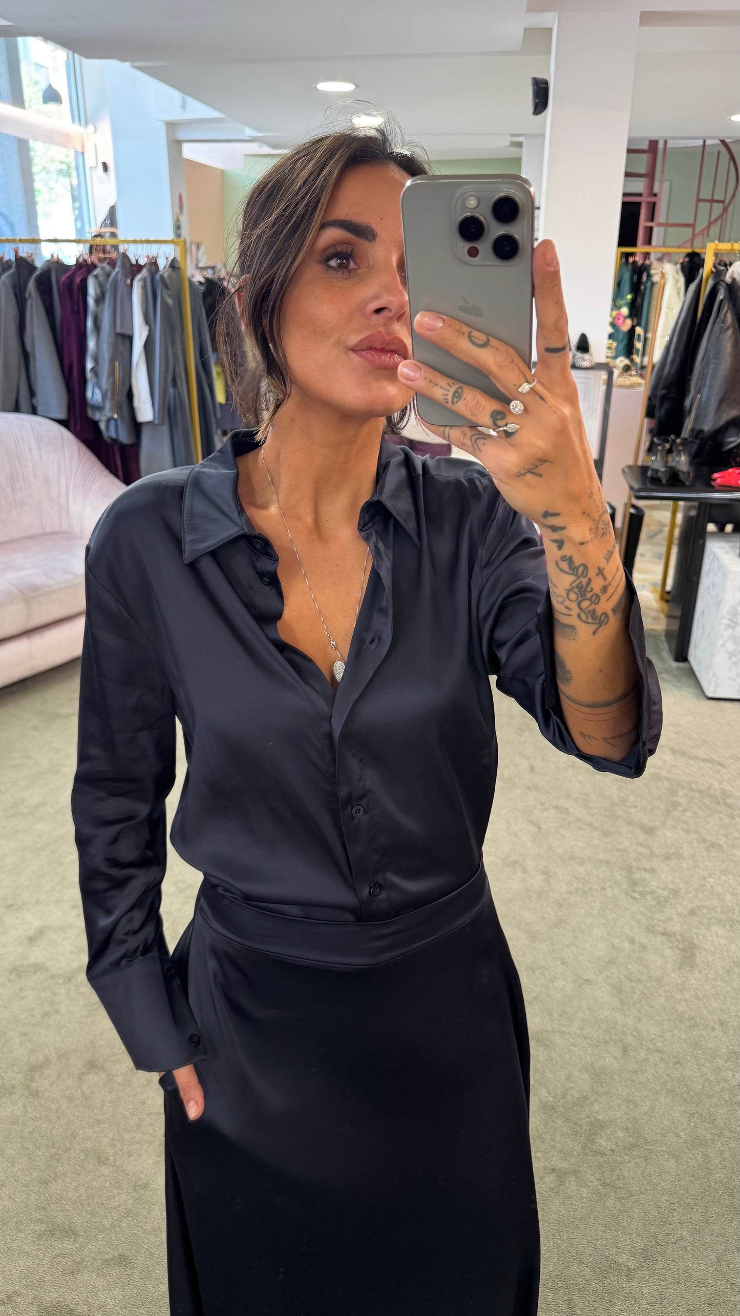 Camicia blu notte effetto satin ay