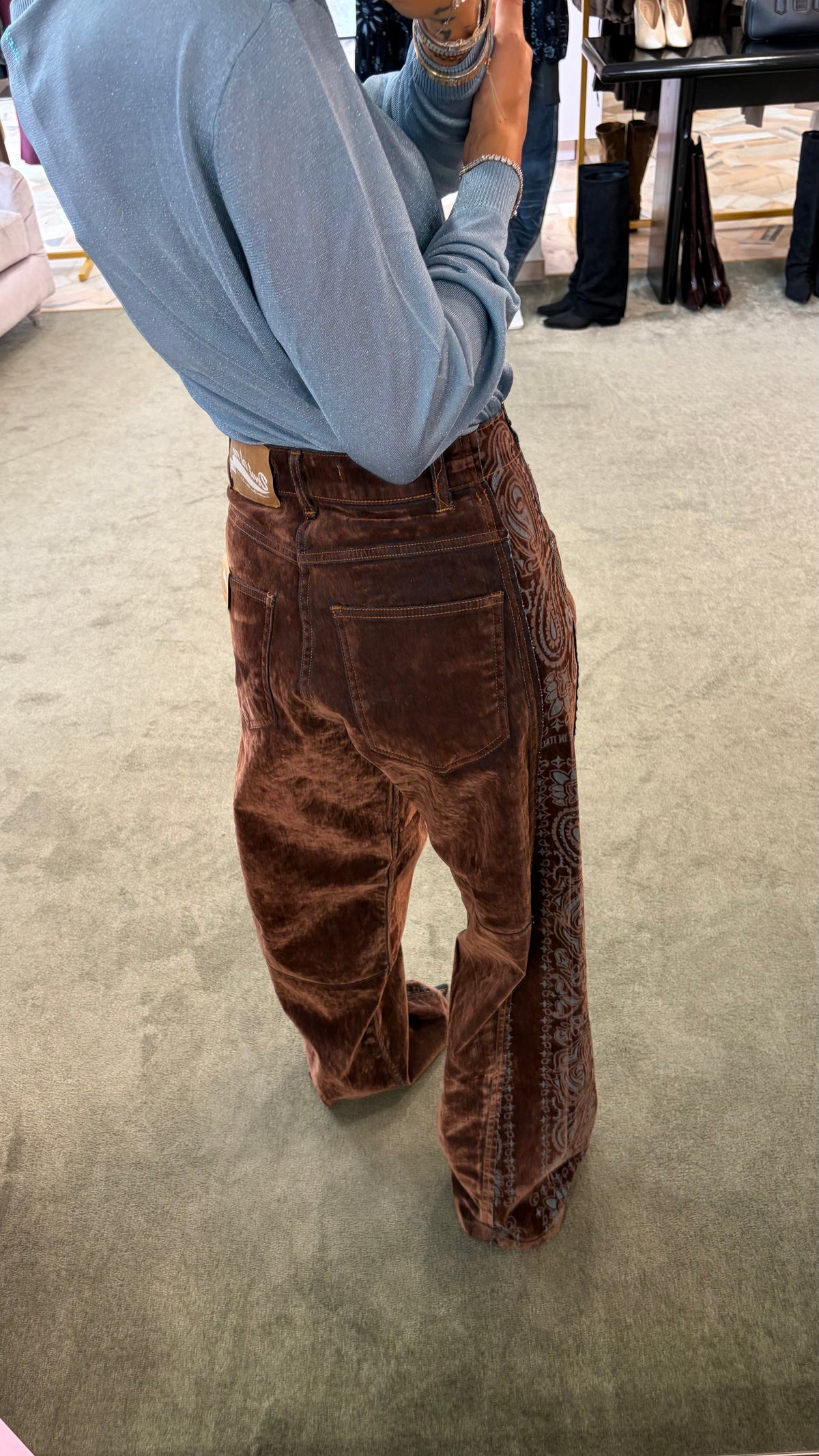 Pantaloni marroni wide in velluto con inserti bandana Don't@Me