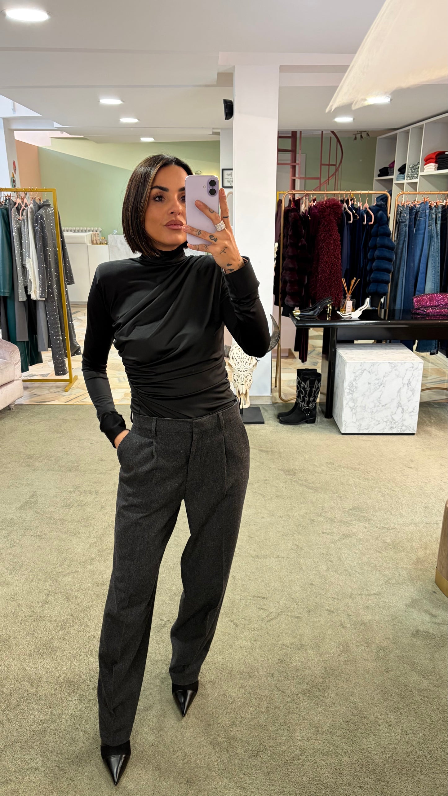 Maglia nera manica lunga drappeggiata ks