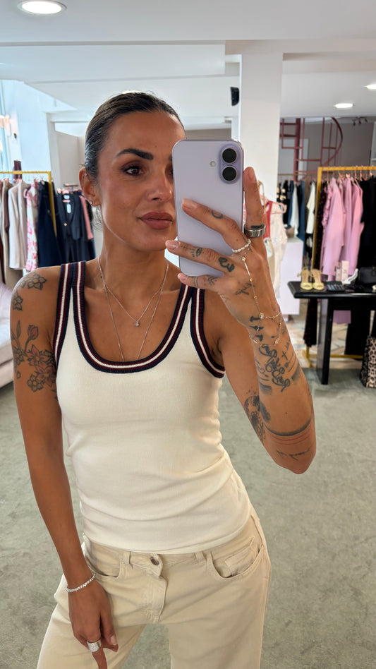 Canotta bianca in maglia con bordi rigati blu e bordeaux  jx