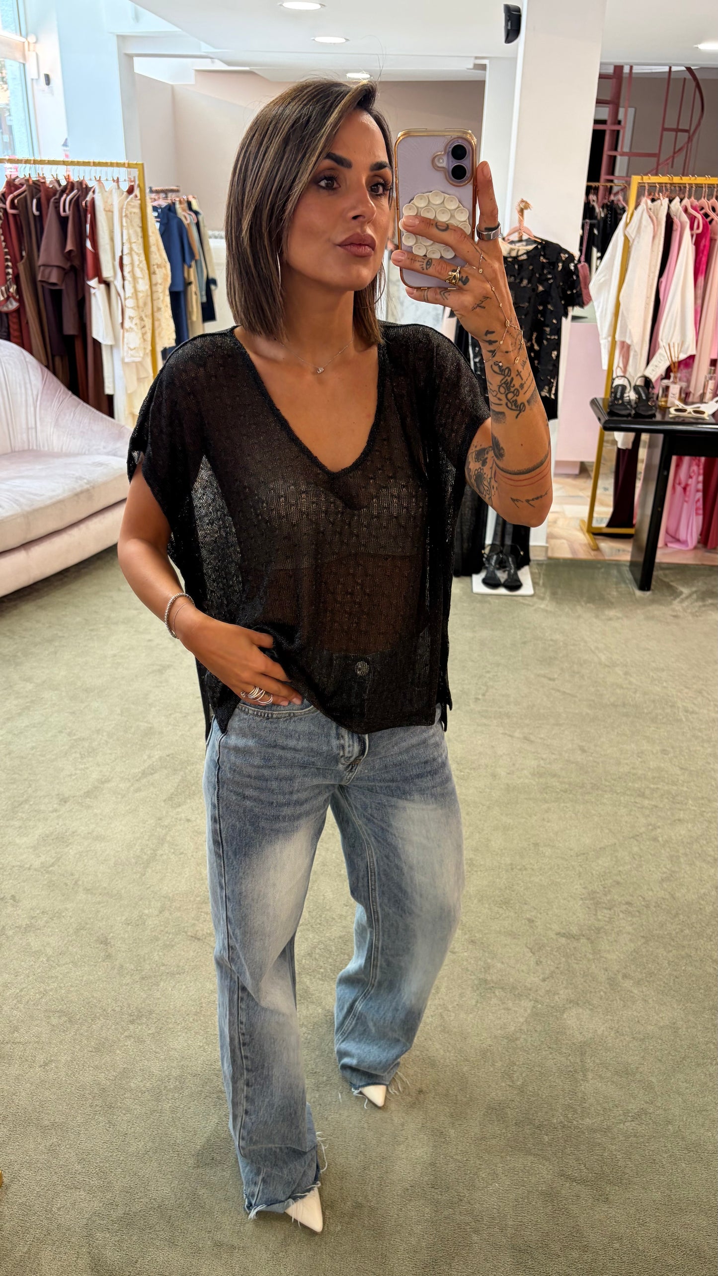 Maglia scollo a v nera in lurex manica scesa ay