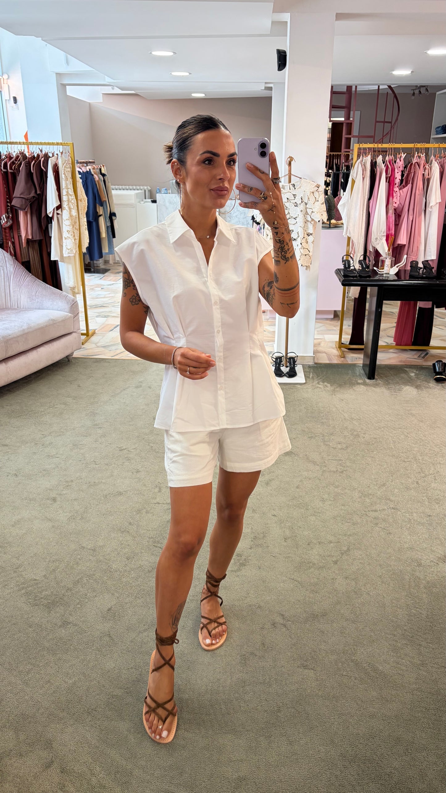 Camicia bianca sciancrata manica scesa sy