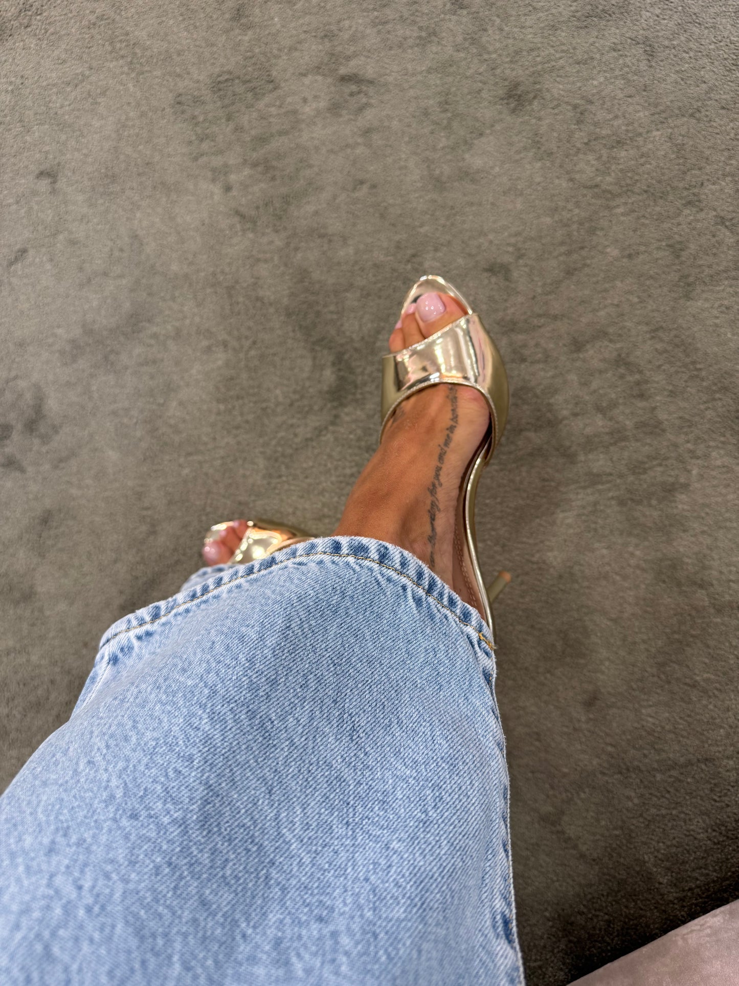 Mules oro in vernice