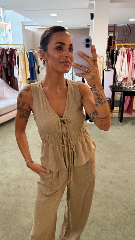 Canotta gilet ecrù con fiocchetti jx