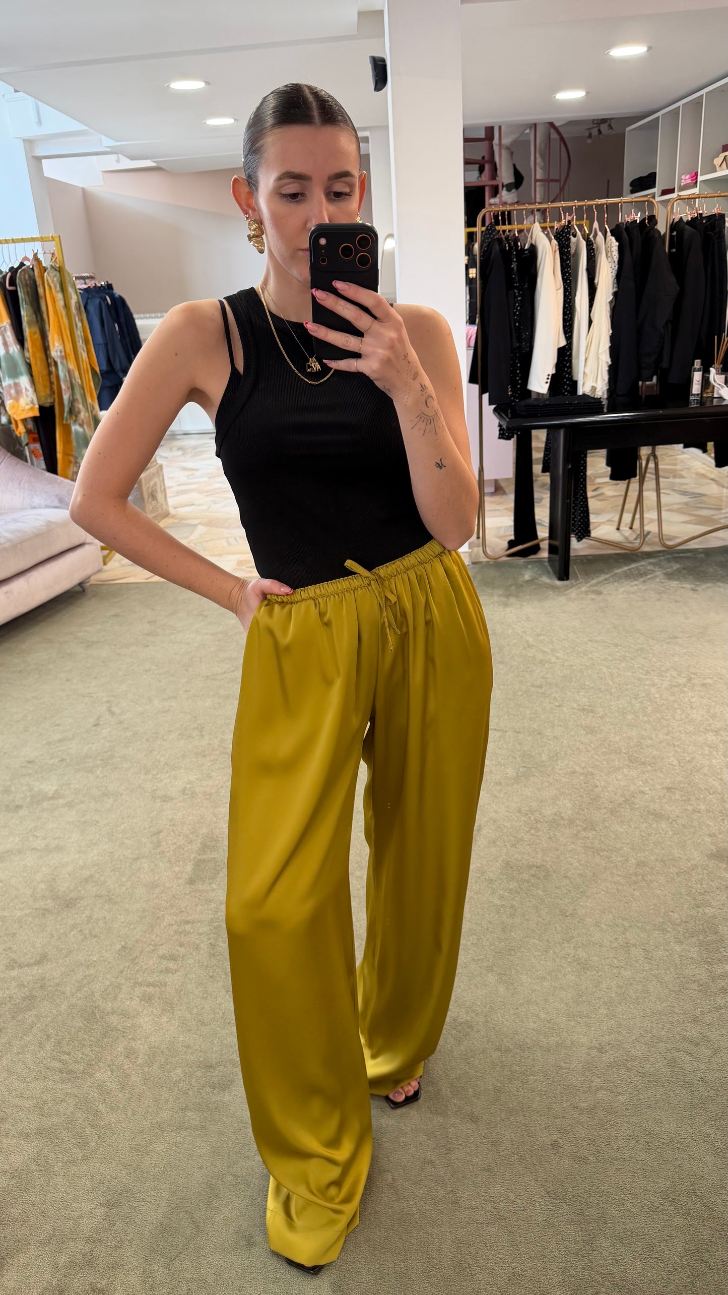 Pantaloni lime in satin ks